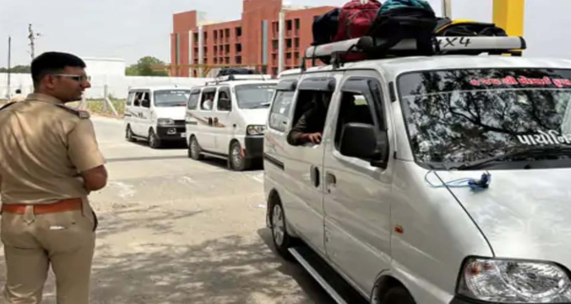 પાટણમાં RTOનું સરપ્રાઈઝ ડ્રાઈવ: નિયમો તોડતા સ્કૂલ વાહનો સામે લાલઆંખ