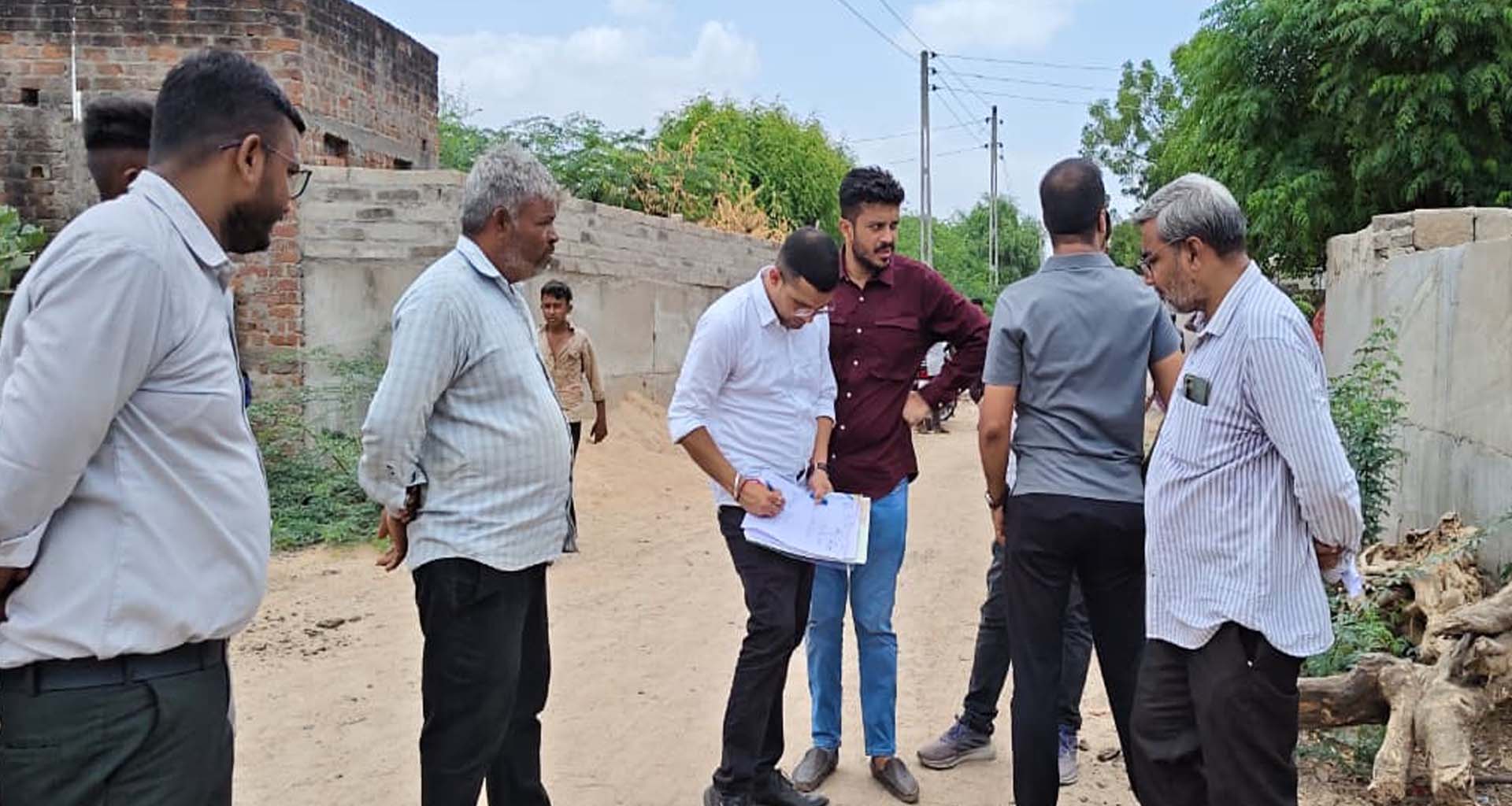 છત્રાલા ગામના વિકાસ કામોમાં ભ્રષ્ટાચારના આક્ષેપ: રૂ. 11.50 કરોડની ગ્રાન્ટમાં ગેરરીતિની તપાસની માંગ ઉઠી
