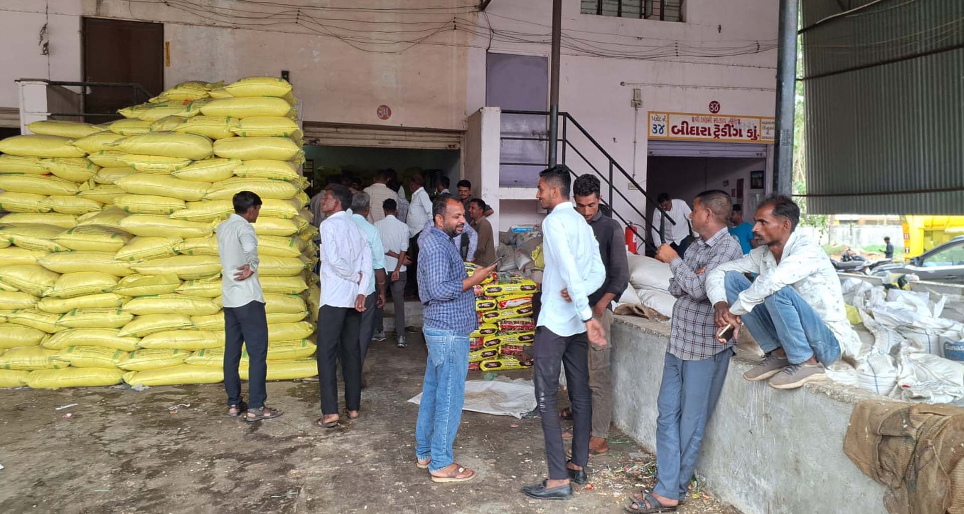 અમીરગઢ તાલુકામાં બિયારણની બબાલ: મગફળી ફેઈલ જતાં ખેડૂતો આકરા પાણીએ