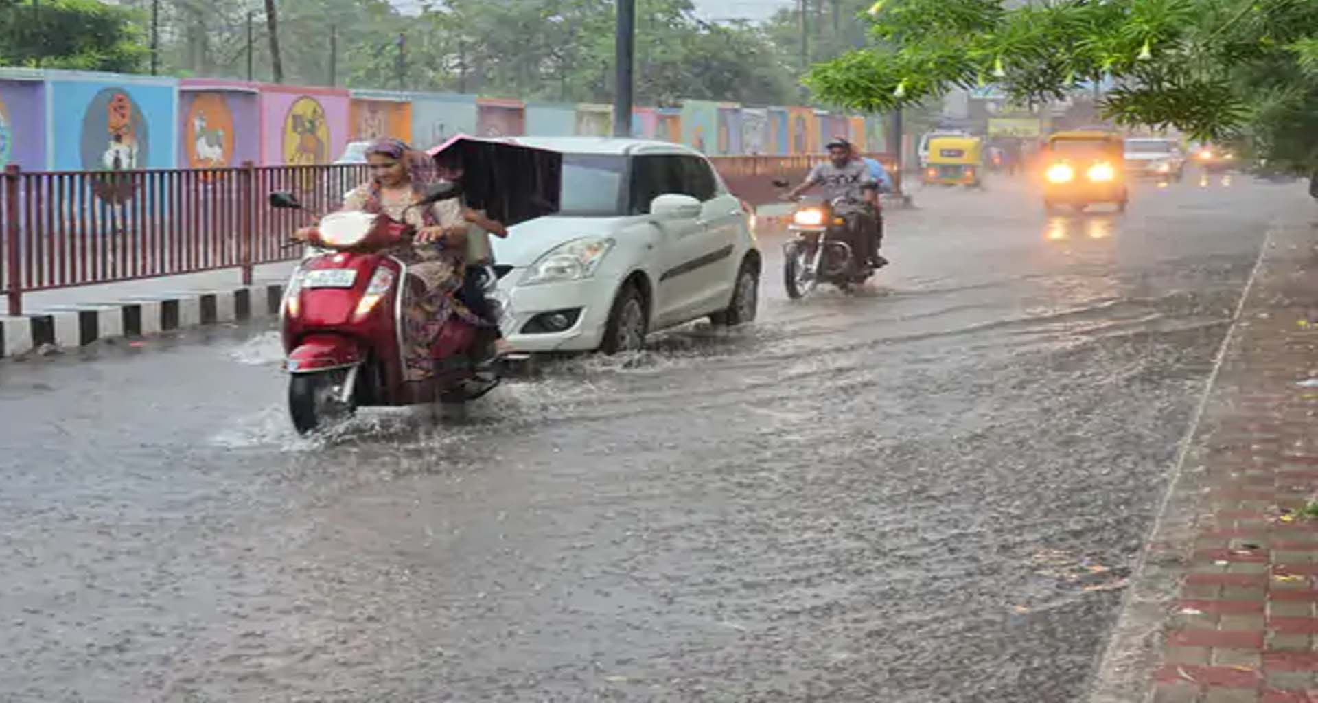 સાબરકાંઠામાં મેઘતાંડવ: એક કલાકમાં ૨ ઇંચ વરસાદથી હિંમતનગરમાં જળબંબાકારની સ્થિતિ