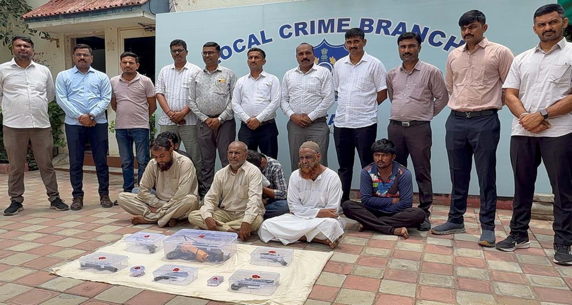 પાટણ LCBની મેગા સ્ટ્રાઈક: રથયાત્રા પહેલા હથિયાર બનાવવાની સામગ્રી સાથે 6 શખ્સો પકડાયા