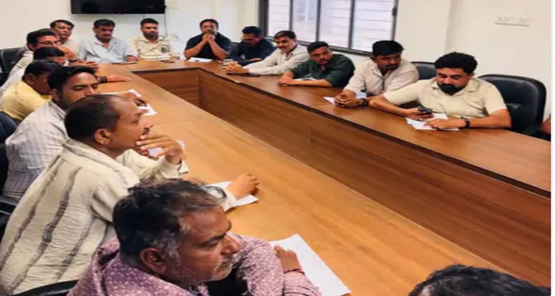 ભાભર નગરપાલિકા: પ્રિ-મોન્સૂન કામગીરી અંગે અધિકારીઓની મહત્વની બેઠક યોજાઈ