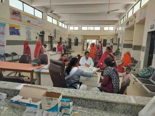 અમીરગઢ તાલુકાના સુરેલા પ્રાથમિક આરોગ્ય કેન્દ્ર સુરેલા પીએચસી ખાતે 27 સગર્ભાઓની તપાસ