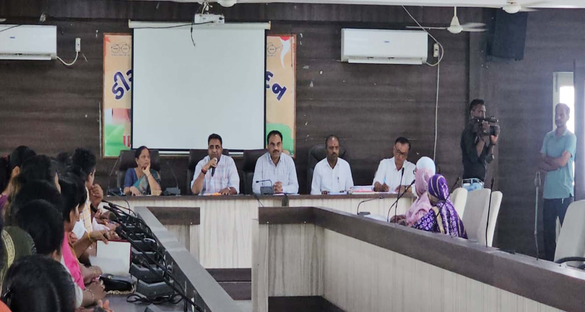 ડીસા નગરપાલિકા: નવીન બોડીની પ્રથમ સાધારણ સભા વિવાદ વિના સંપન્ન
