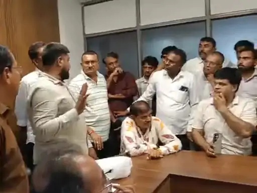 ભાભર શહેરમાં પૂનમ અને અમાસના દિવસે દુકાનો બંધ