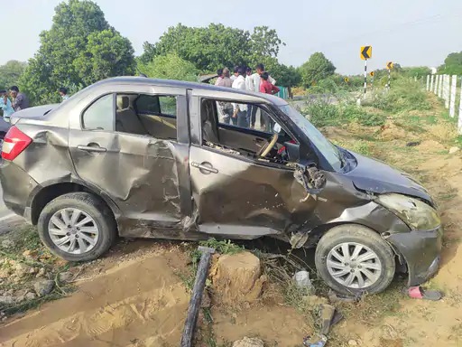 દિયોદર રોડ પર ગાયને બચાવવા જતાં અકસ્માત
