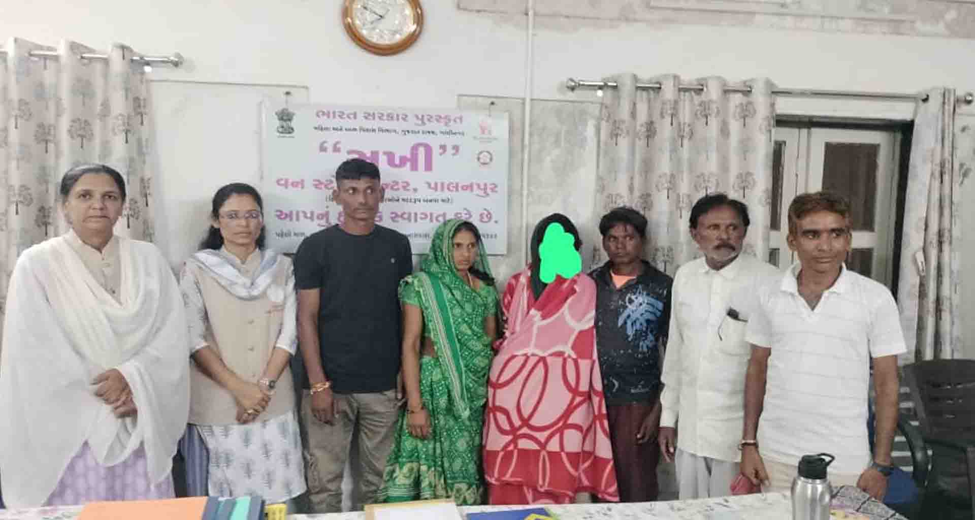 ભાદરવી પૂનમ મહા મેળામાં ભુલા પડેલા બહેનનું આઠ દિવસ બાદ પરિવાર સાથે સુખદ મિલન