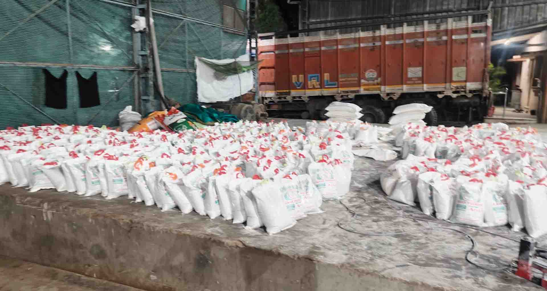 રાષ્ટ્રીય સ્વયંસેવક સંઘના કાર્યકર્તાઓ દ્વારા 5000થી વધુ રાહત સામગ્રીની કીટ તૈયાર કરાઈ