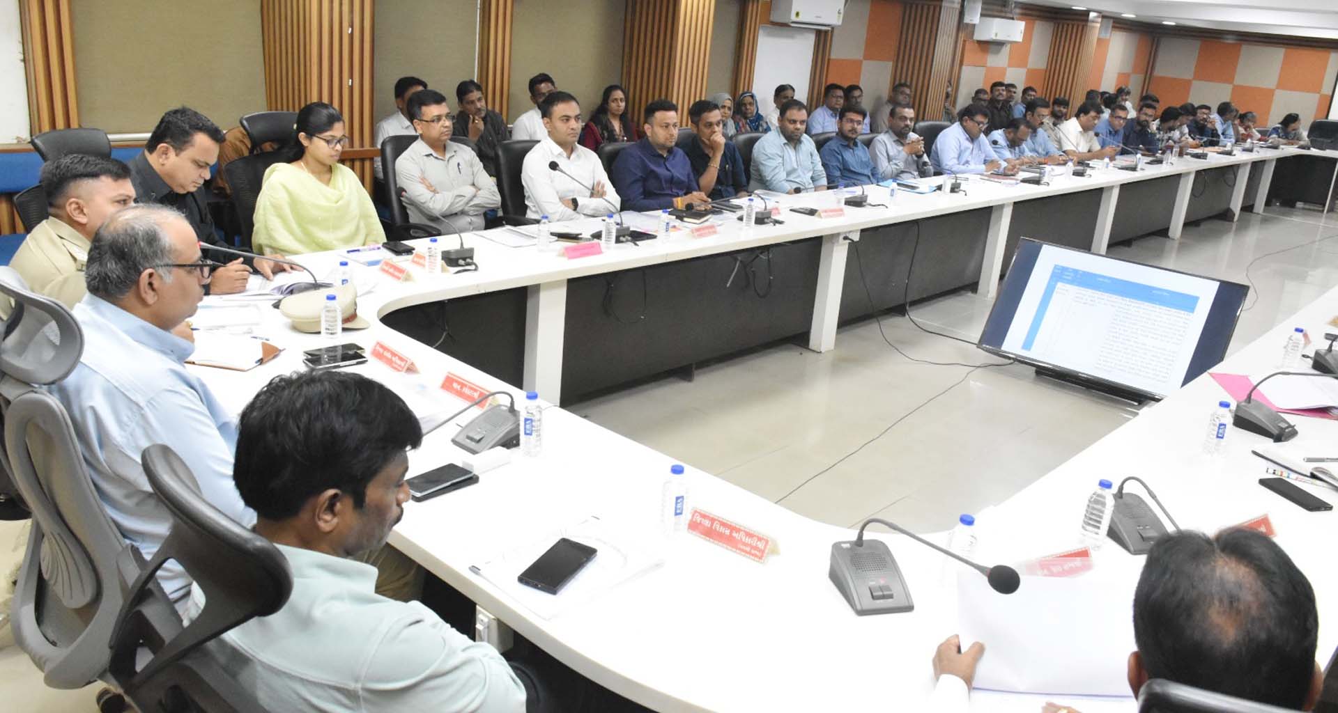 સાબરકાંઠા જિલ્લા સંકલન અને ફરિયાદ સમિતિની બેઠક યોજાઇ