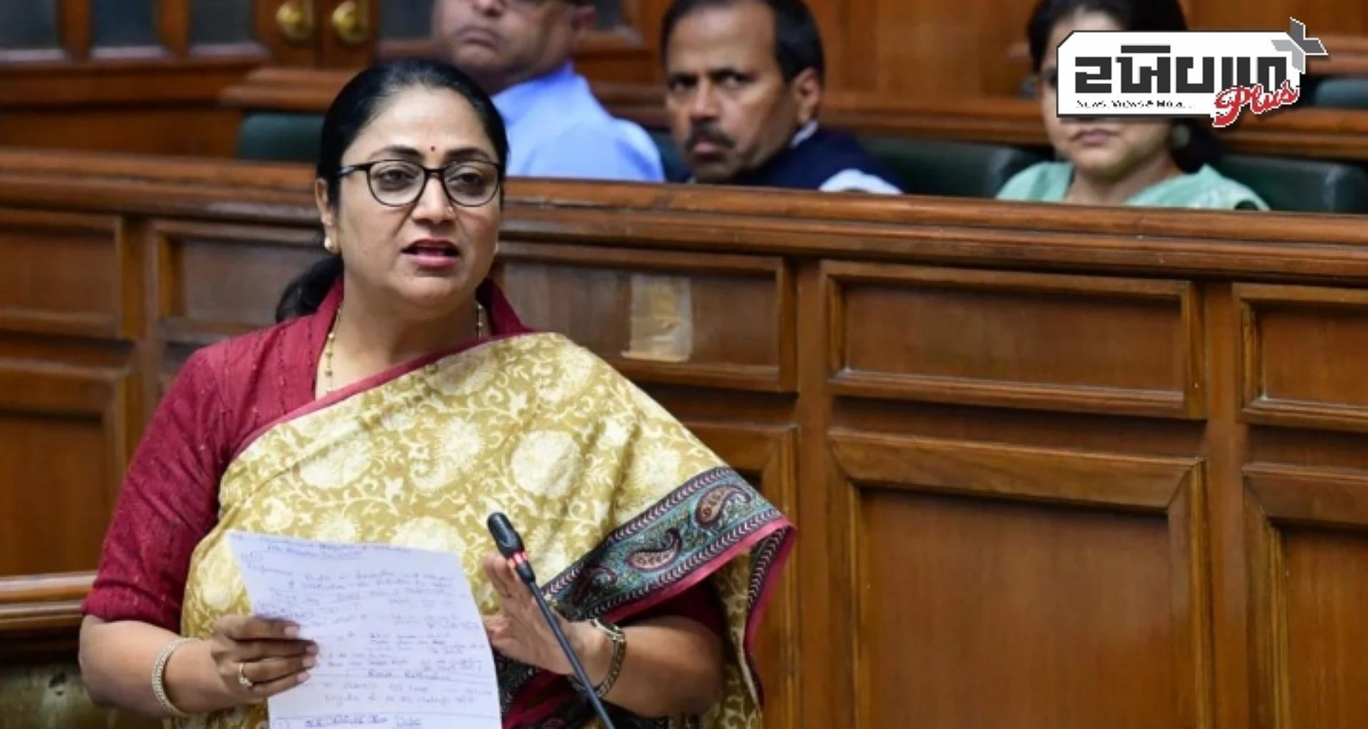 ૨૦૨૬ સુધીમાં દિલ્હીના રસ્તાઓ પર ૧૧૦૦૦ બસો દોડશે', સીએમ રેખા ગુપ્તાએ કરી ઘણી મોટી જાહેરાતો