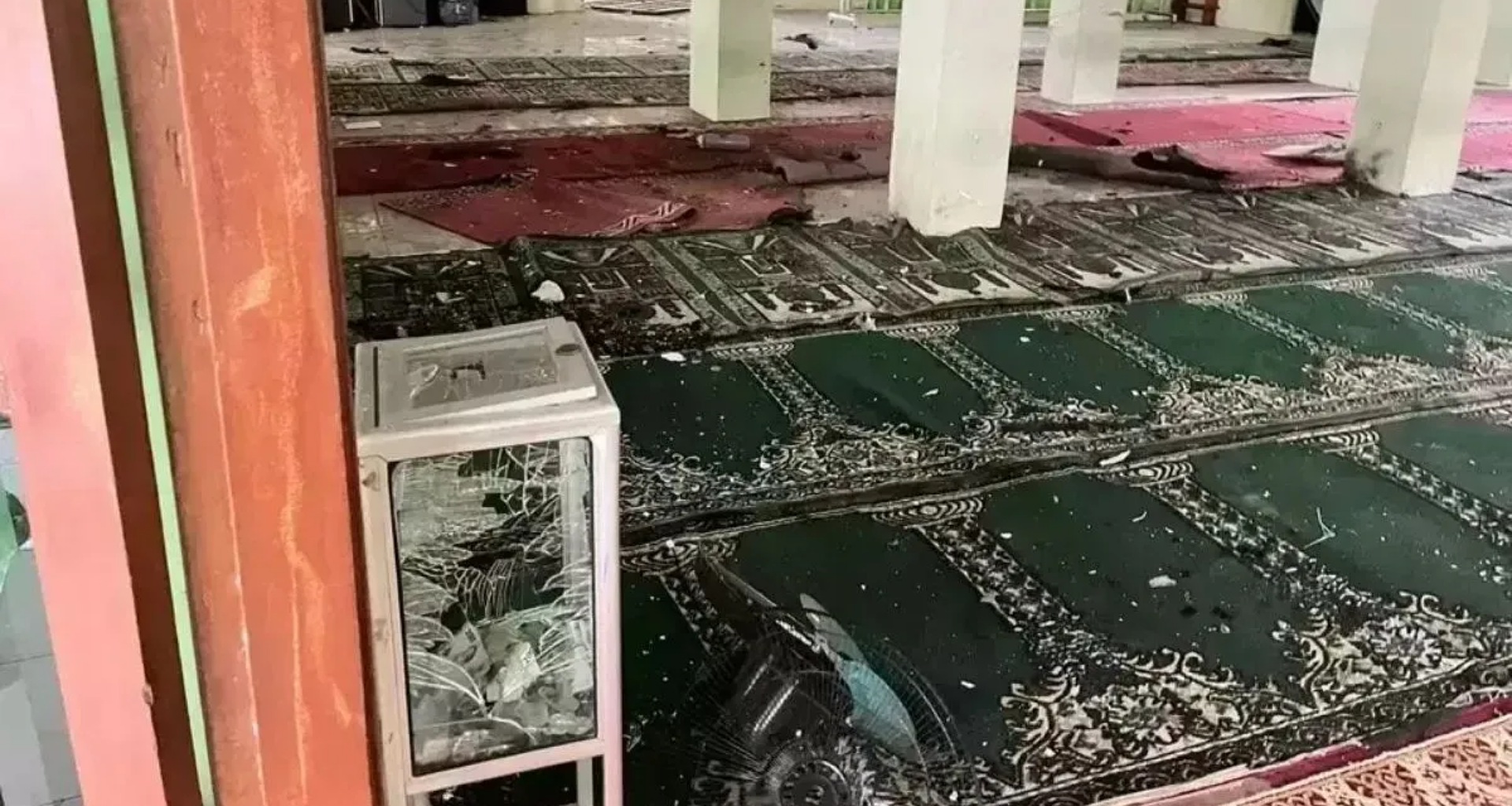 ઇન્ડોનેશિયાની મસ્જિદમાં શુક્રવારની નમાજ દરમિયાન વિસ્ફોટ, 50 થી વધુ ઘાયલ