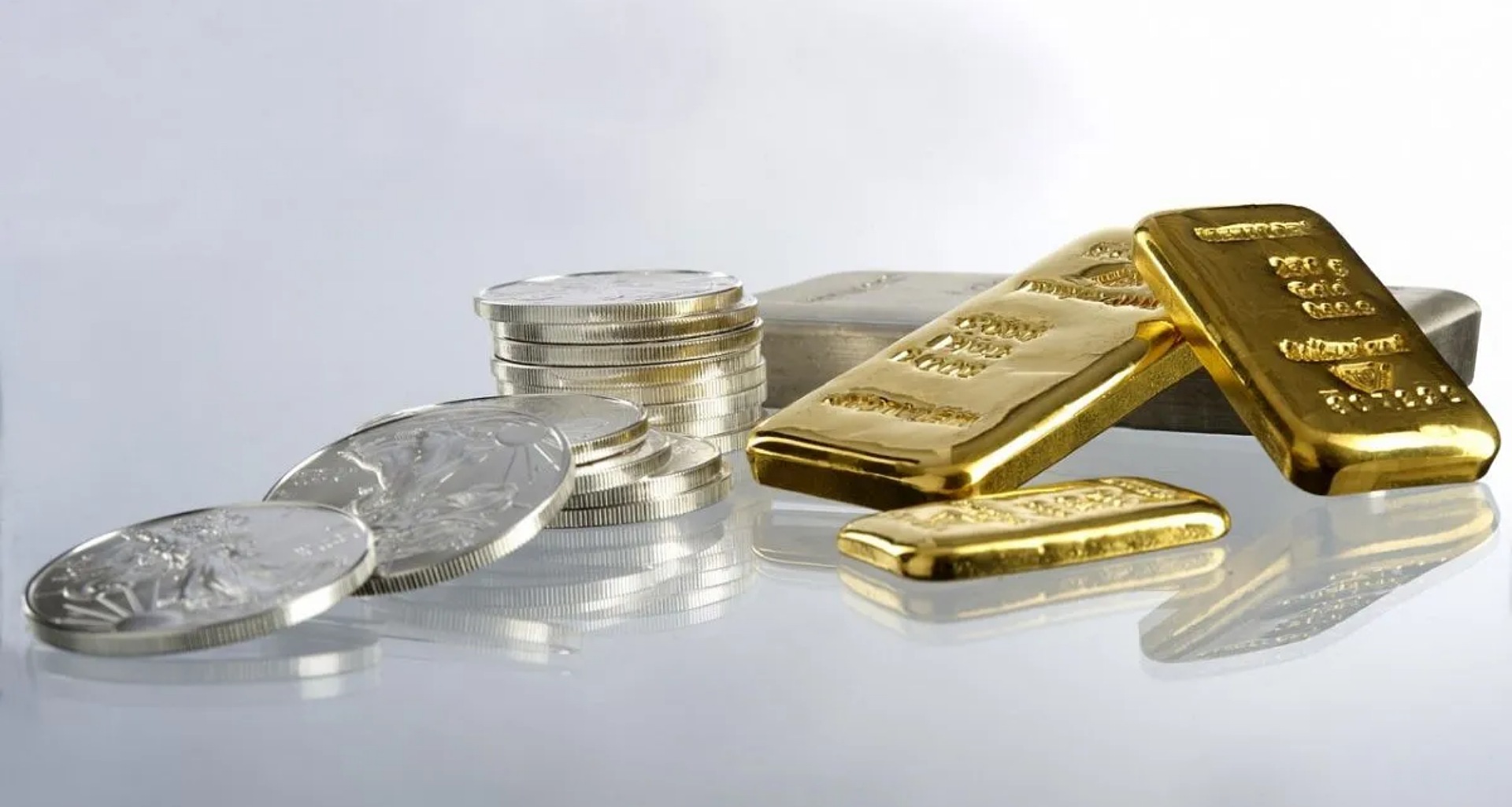 સોનાના ભાવમાં ₹3040 અને ચાંદીના ભાવમાં ₹5800નો વધારો