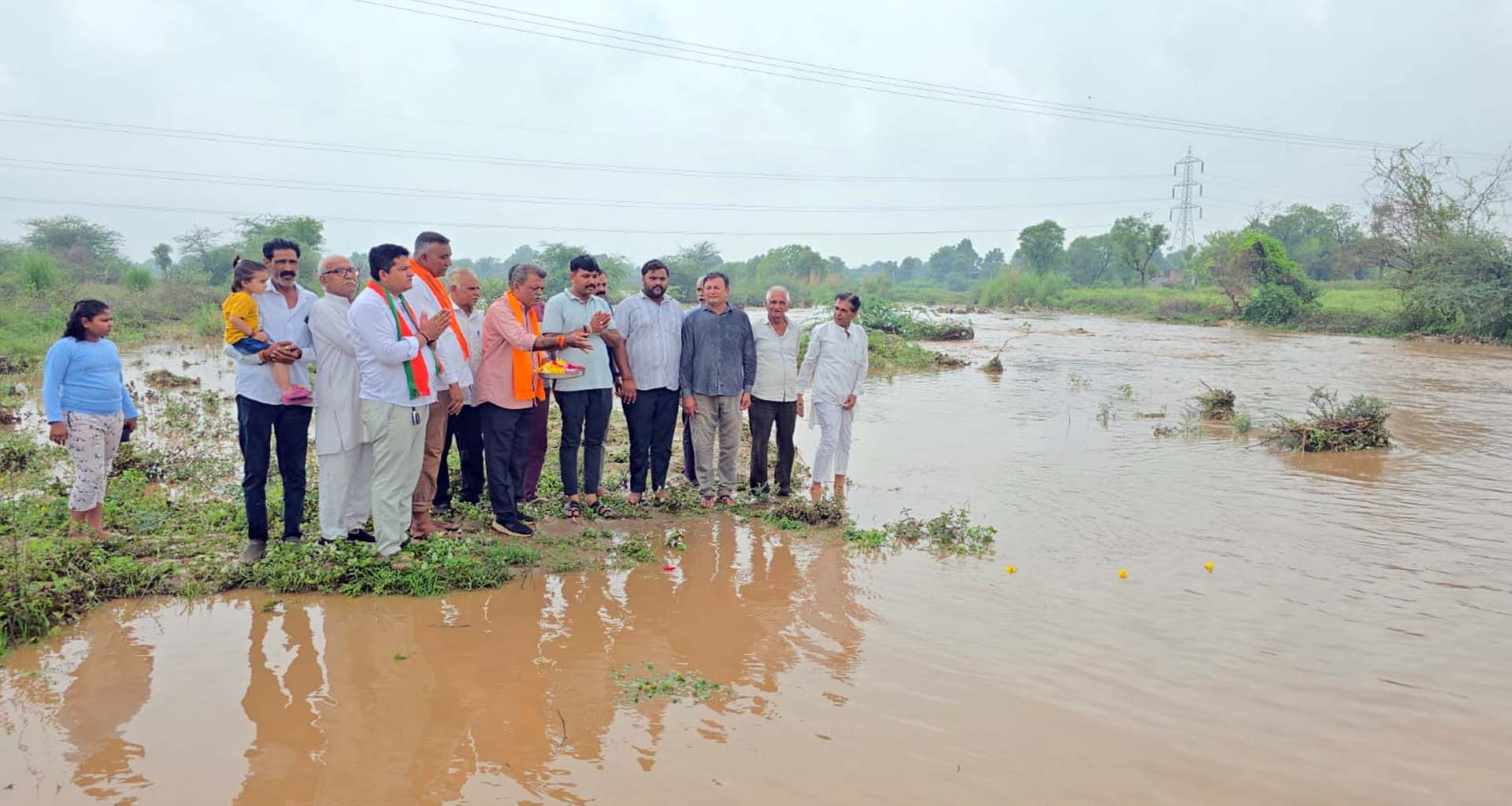 ઉમરદશી નદીમાં નવા નીર; ધારાસભ્યએ કર્યા વધામણાં