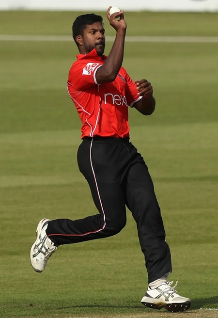 સનરાઇઝર્સ હૈદરાબાદે ભૂતપૂર્વ ભારતીય ક્રિકેટર વરુણ એરોનને નવા બોલિંગ કોચ તરીકે નિયુક્ત કર્યા