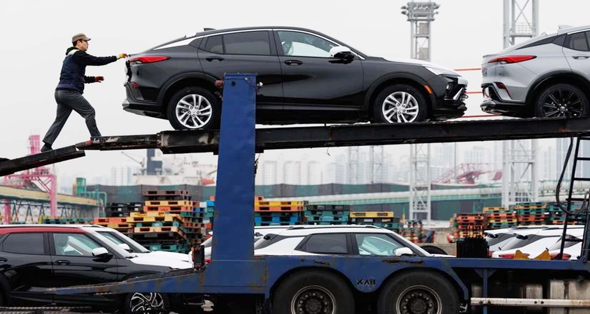 ટ્રમ્‍પના ટેરિફની અસર ! લોકો કાર ખરીદવાથી ડરી રહ્યા છે : જુલાઈમાં વેચાણ ઘટયું