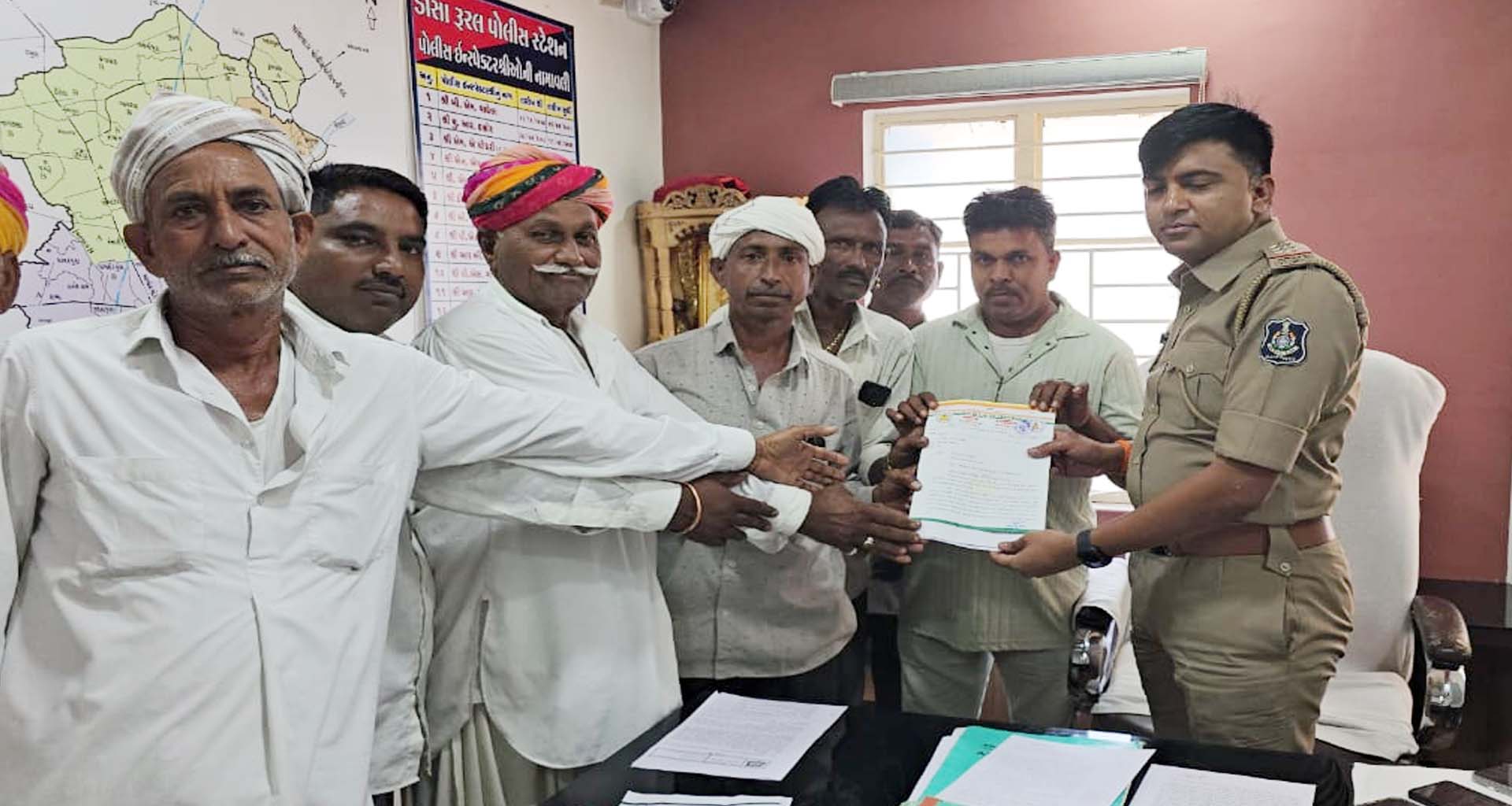 ડીસાના કંસારી ગામમાં દારૂના દૂષણથી ગામલોકો ત્રાહીમામ