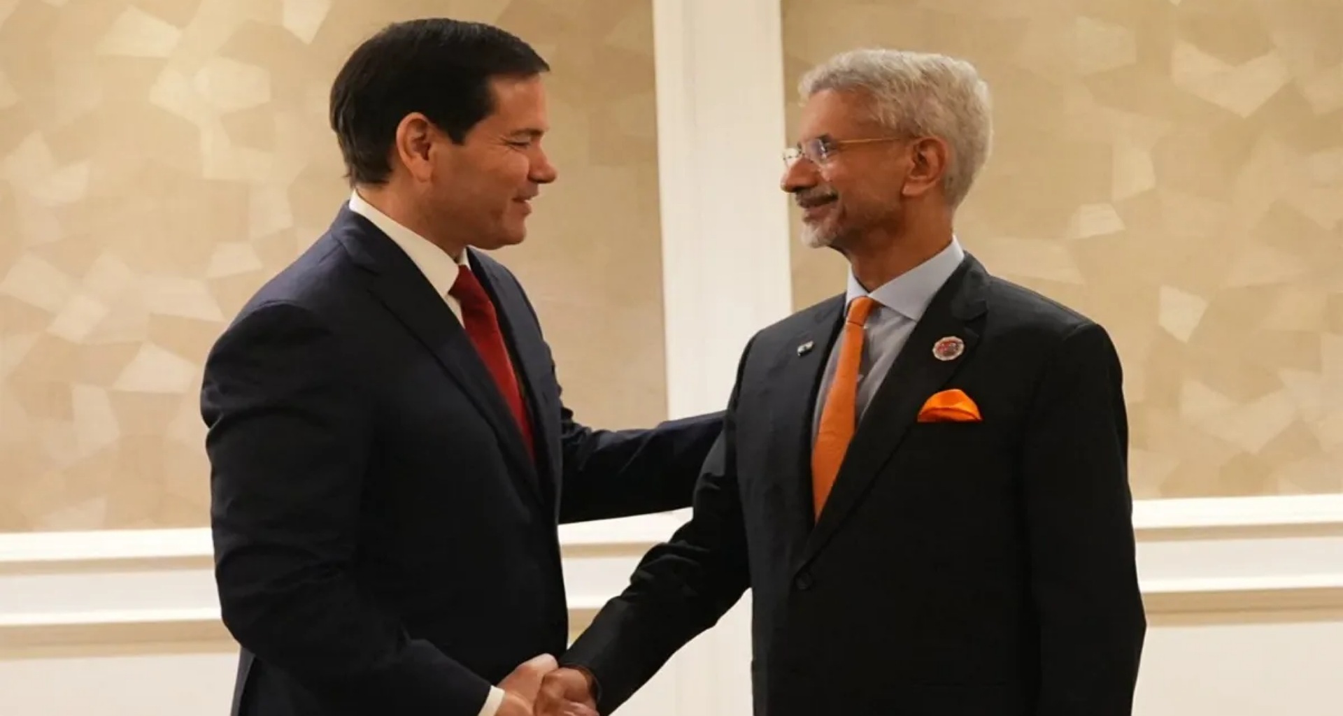 ભાવનગરમાં એક યુવતીની તેની માતા અને ભાઈ દ્વારા હત્યા કરવામાં આવી