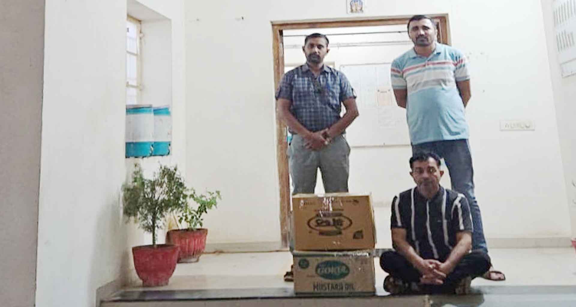 સતલાસણામાં ડિગ્રી વગર ૩ બેડની હોસ્પિટલ ચલાવતો નકલી ડૉક્ટર ઝડપાયો