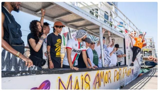 ઇઝરાયલે પેલેસ્ટિનિયન સમર્થક કાર્યકરોને લઈ જતી હંડાલા બોટ જપ્ત કરી, તેને અશદોદ બંદરે લાવી