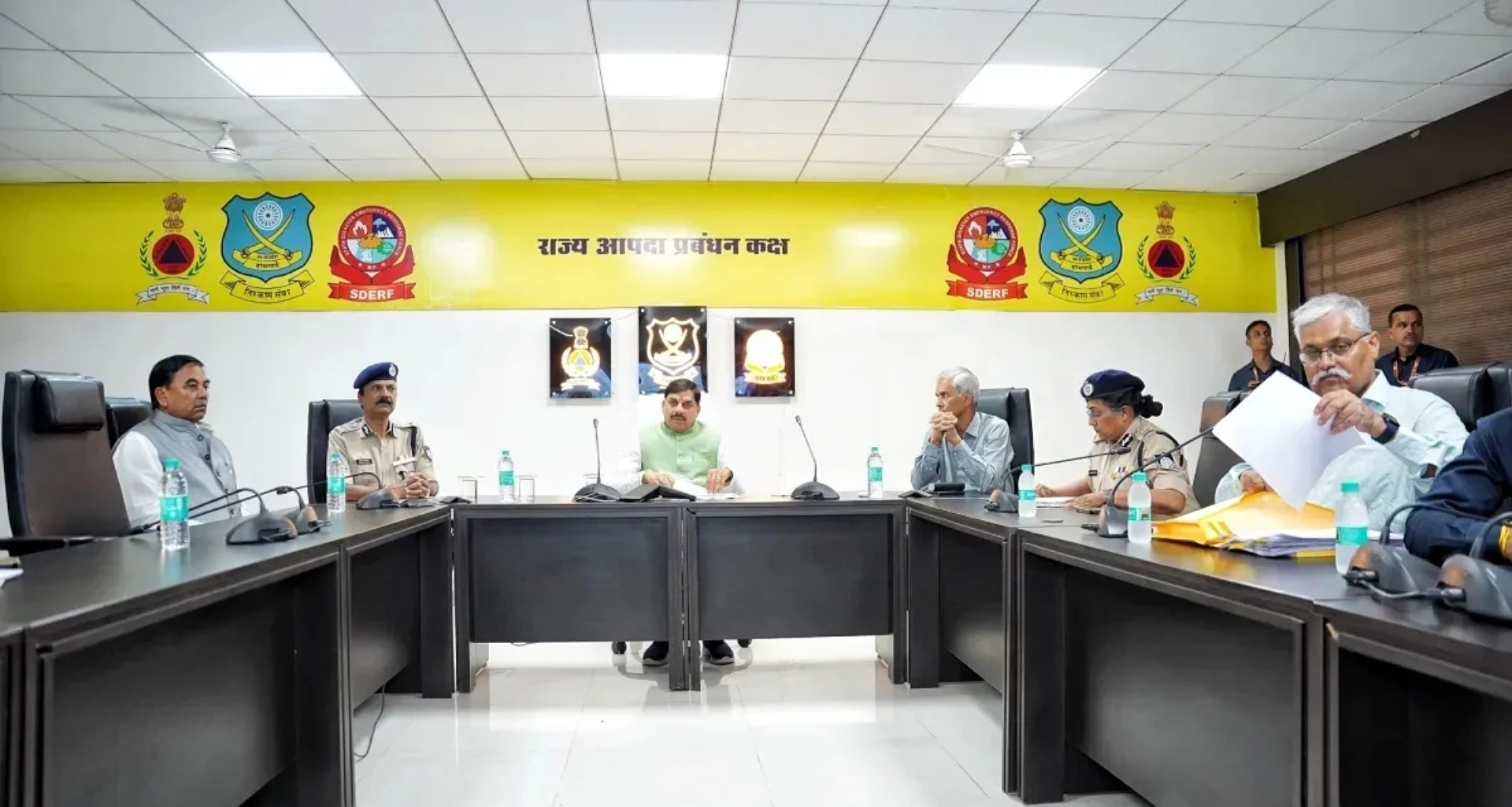 મધ્યપ્રદેશમાં ભારે વરસાદે તબાહી મચાવી, સીએમ મોહન યાદવે સમીક્ષા બેઠક યોજી, કહ્યું- અત્યાર સુધીમાં 2900 લોકોને બચાવી લેવામાં આવ્યા છે