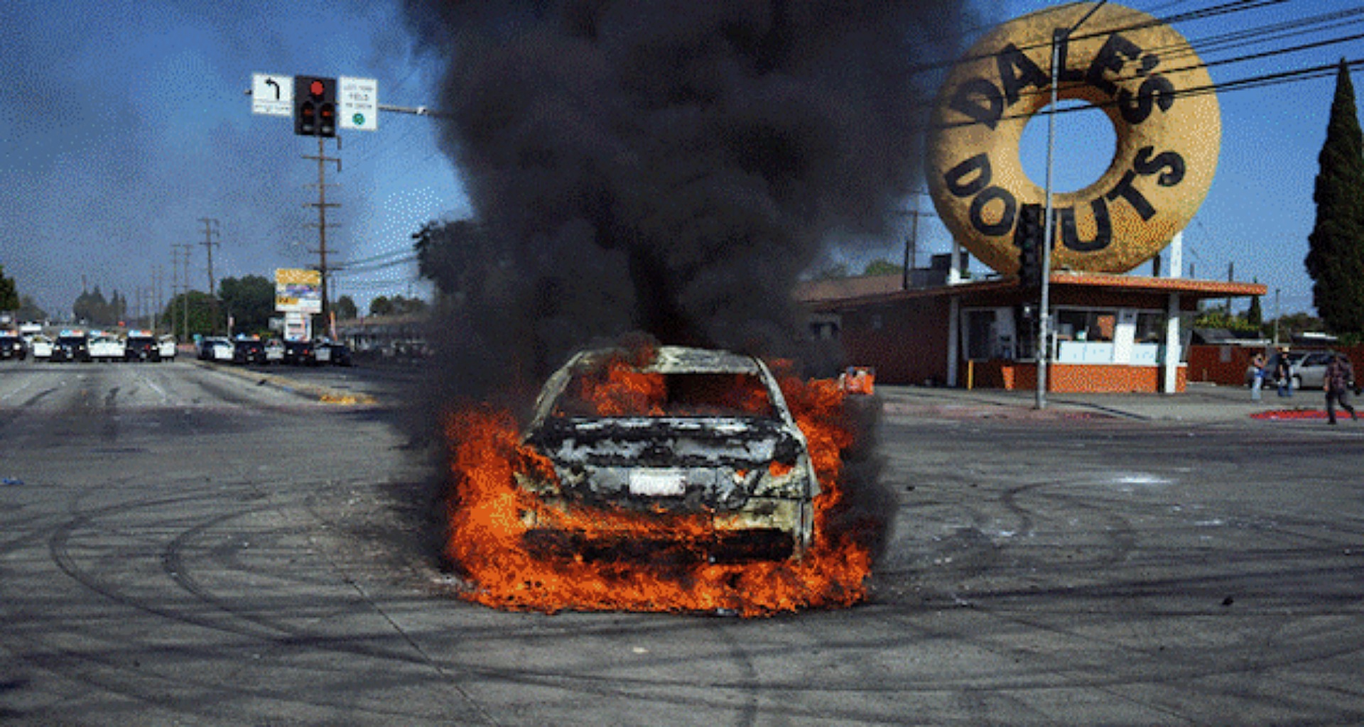 લોસ એન્જલસમાં ઇમિગ્રેશન દરોડાના વિરોધમાં ભારે વિરોધ, ટ્રમ્પે 'તોફાની કરનારાઓને કચડી નાખવા'નું વચન આપ્યું