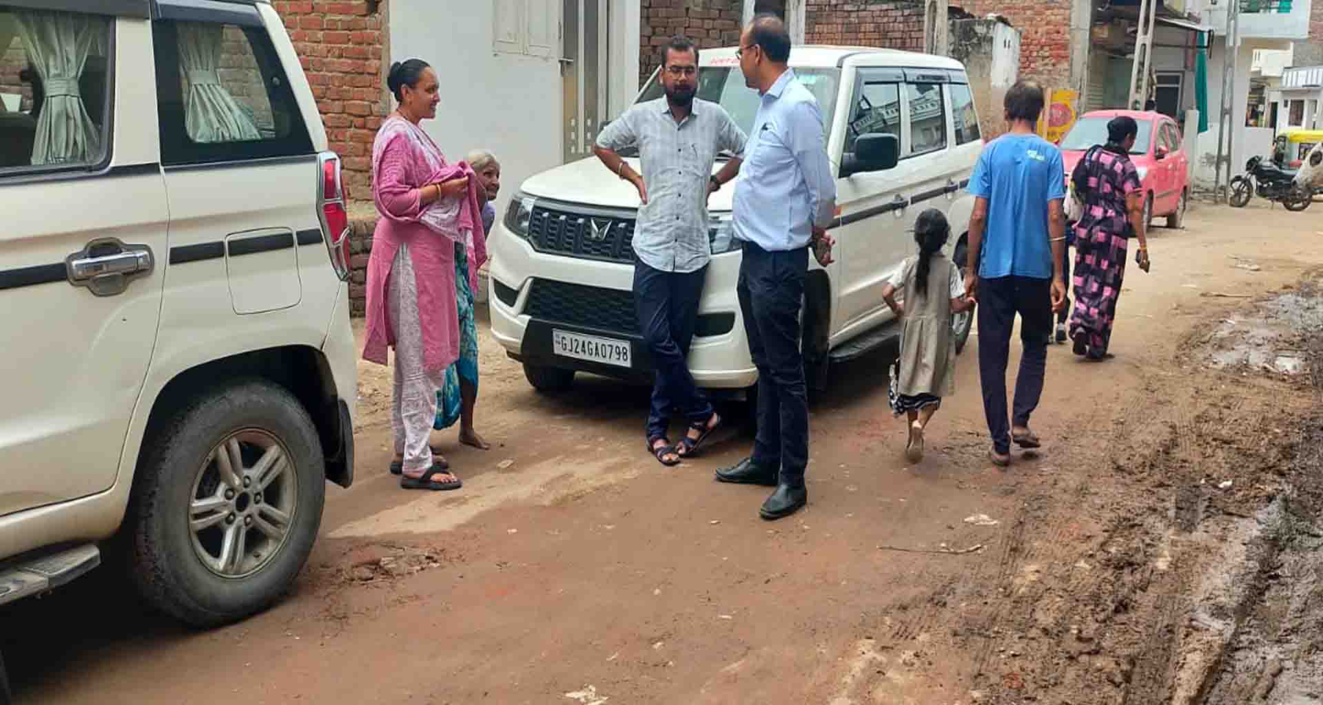 ચોમાસા ને ધ્યાનમાં રાખી પાલિકા અધિકારીઓની ટીમે શહેરના વિવિધ વિસ્તારની સ્થળ મુલાકાત લીધી