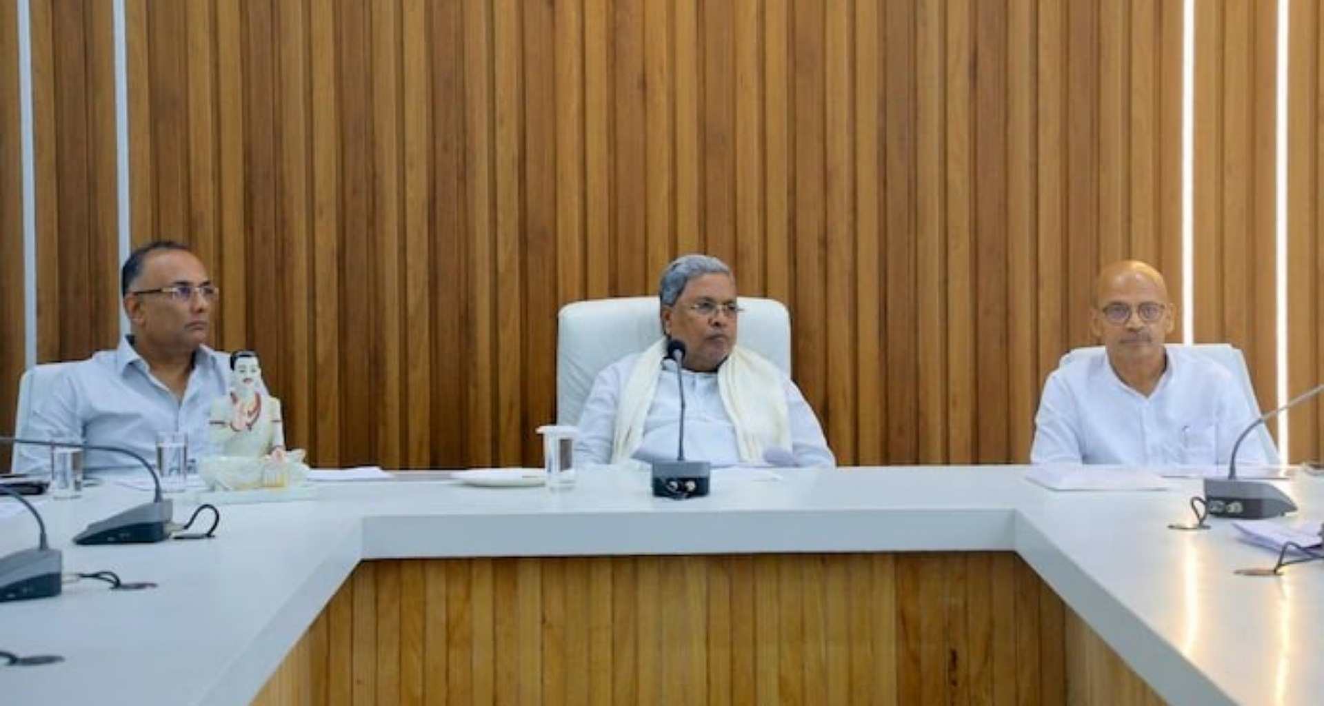 ગભરાશો નહીં, પરંતુ કોઈપણ પરિસ્થિતિનો સામનો કરવા તૈયાર રહો: કોવિડના ઉછાળા વચ્ચે સિદ્ધારમૈયા