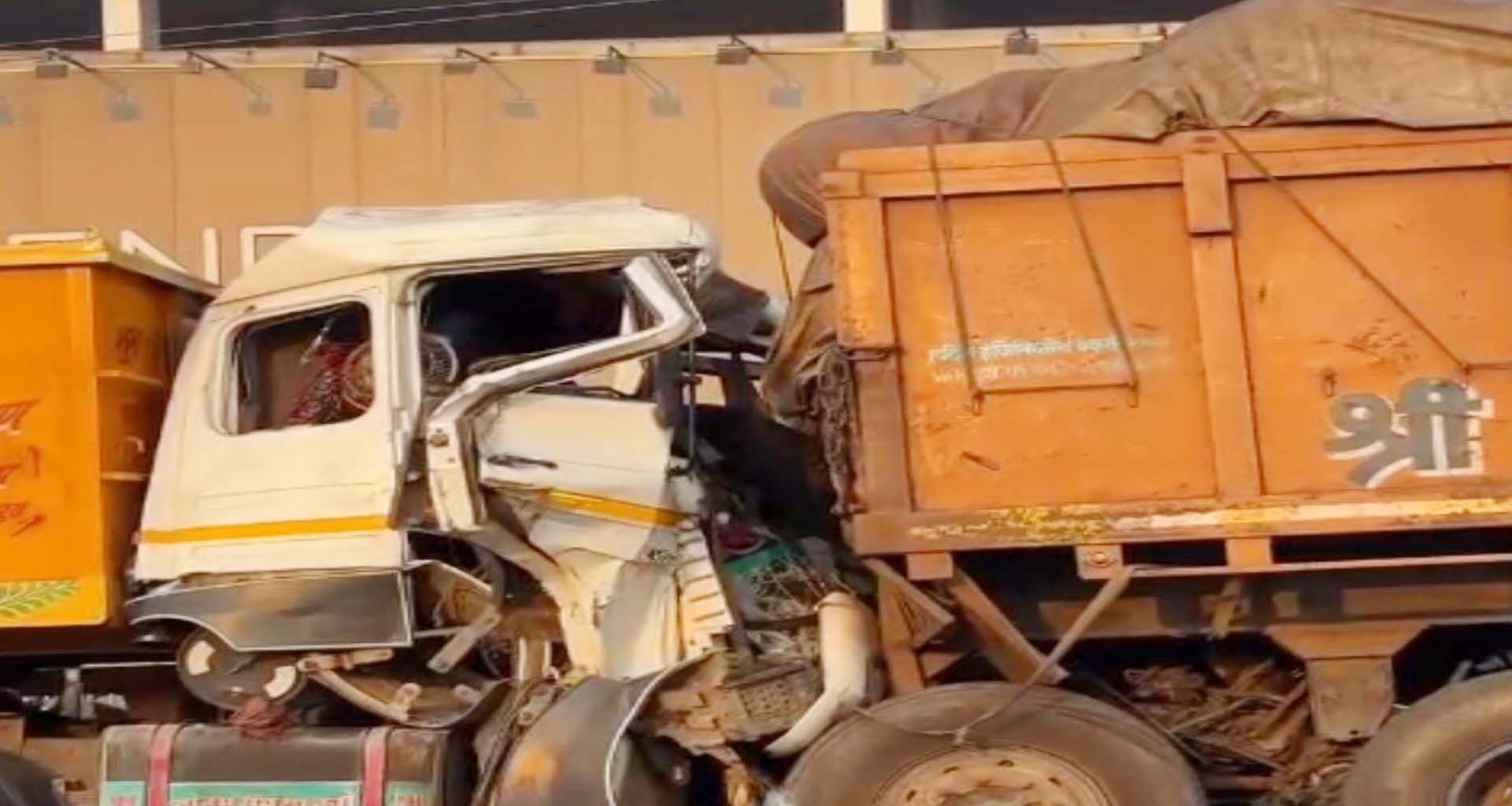 પાલનપુર હનુમાન ટેકરી નજીક બે ટ્રક વચ્ચે અકસ્માત સર્જાયો