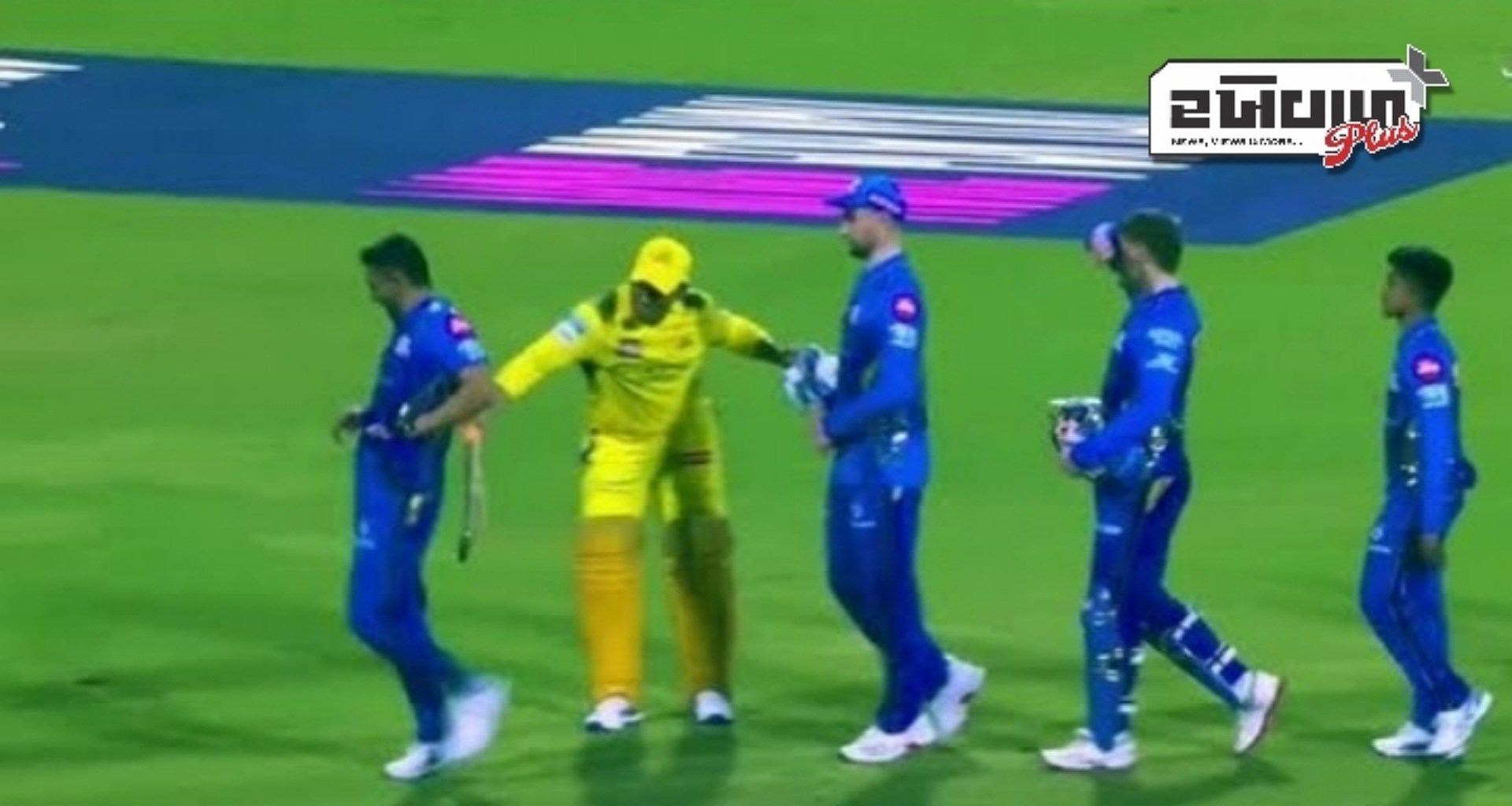 માહી ભાઈ, યાર એક શોટ તો માર દેતે' MS ધોનીએ દીપક ચહર સાથે હળવી મજાક કરી