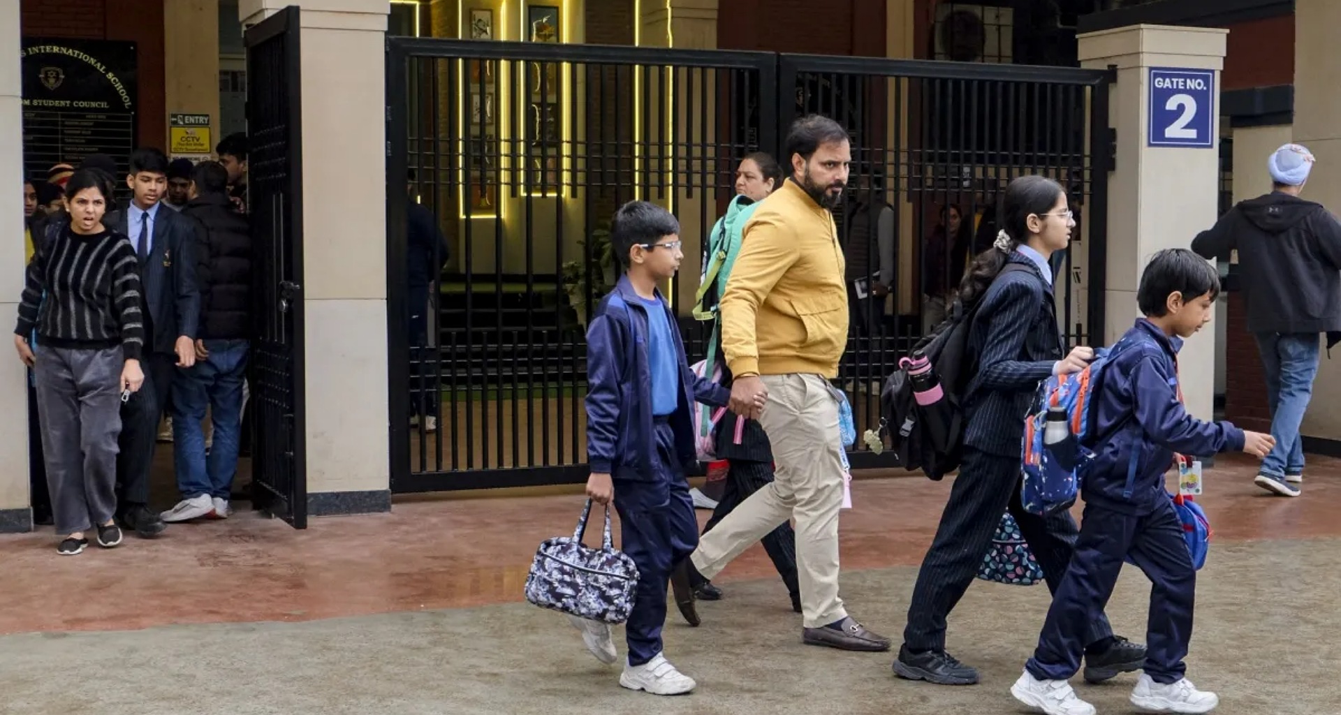 "દિલ્હી ખાલિસ્તાન બનશે, 13 ફેબ્રુઆરીએ બોમ્બ વિસ્ફોટ થશે," અનેક શાળાઓ અને સંસદને બોમ્બથી ઉડાવી દેવાની ધમકી