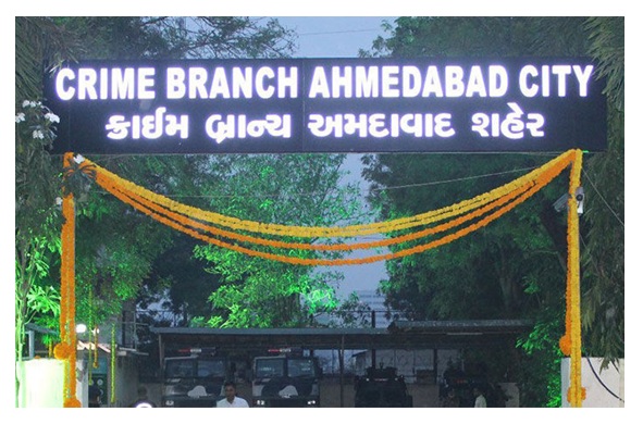 રખિયાલ લૂંટનો ભેદ ઉકેલાયો; ગુનાહિત ઈતિહાસ ધરાવતા 2 લોકોને અમદાવાદ ક્રાઈમ બ્રાન્ચે ઝડપી પાડયા