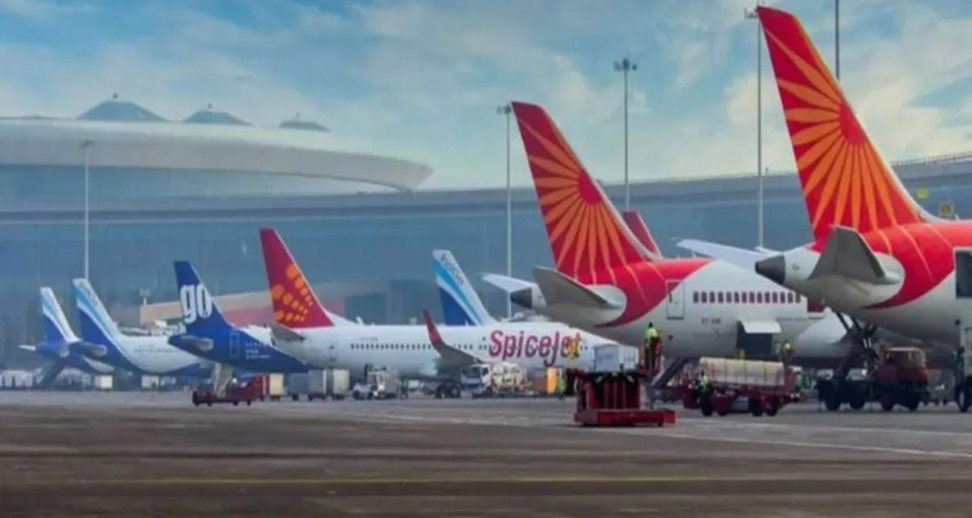 દિલ્હીમાં ભારે પવન સાથે વરસાદના કારણે ફ્લાઈટ્સને અસર