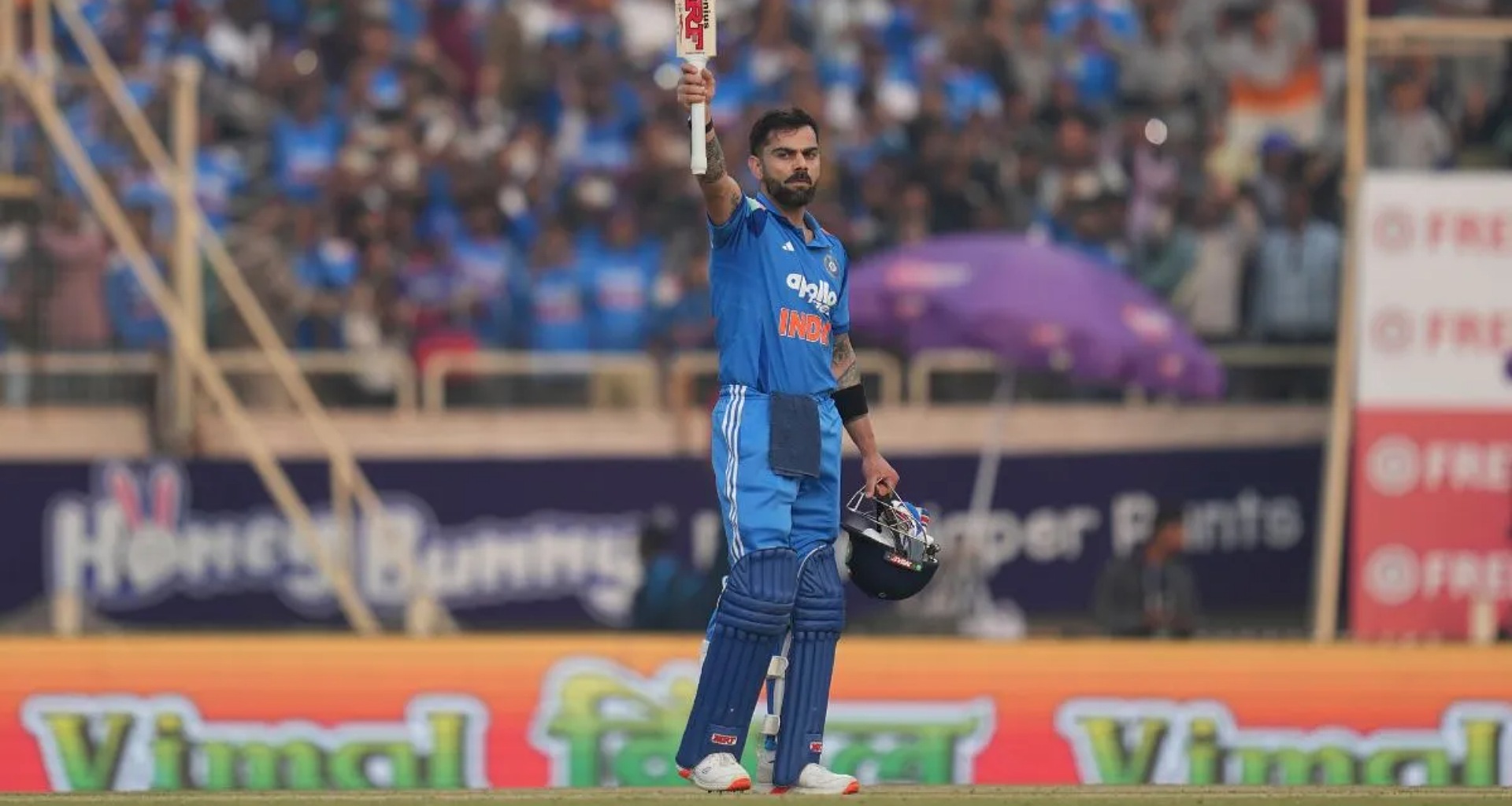 વિરાટ કોહલીએ સદી ફટકારીને ઇતિહાસ રચ્યો, નવો વર્લ્ડ રેકોર્ડ બનાવ્યો
