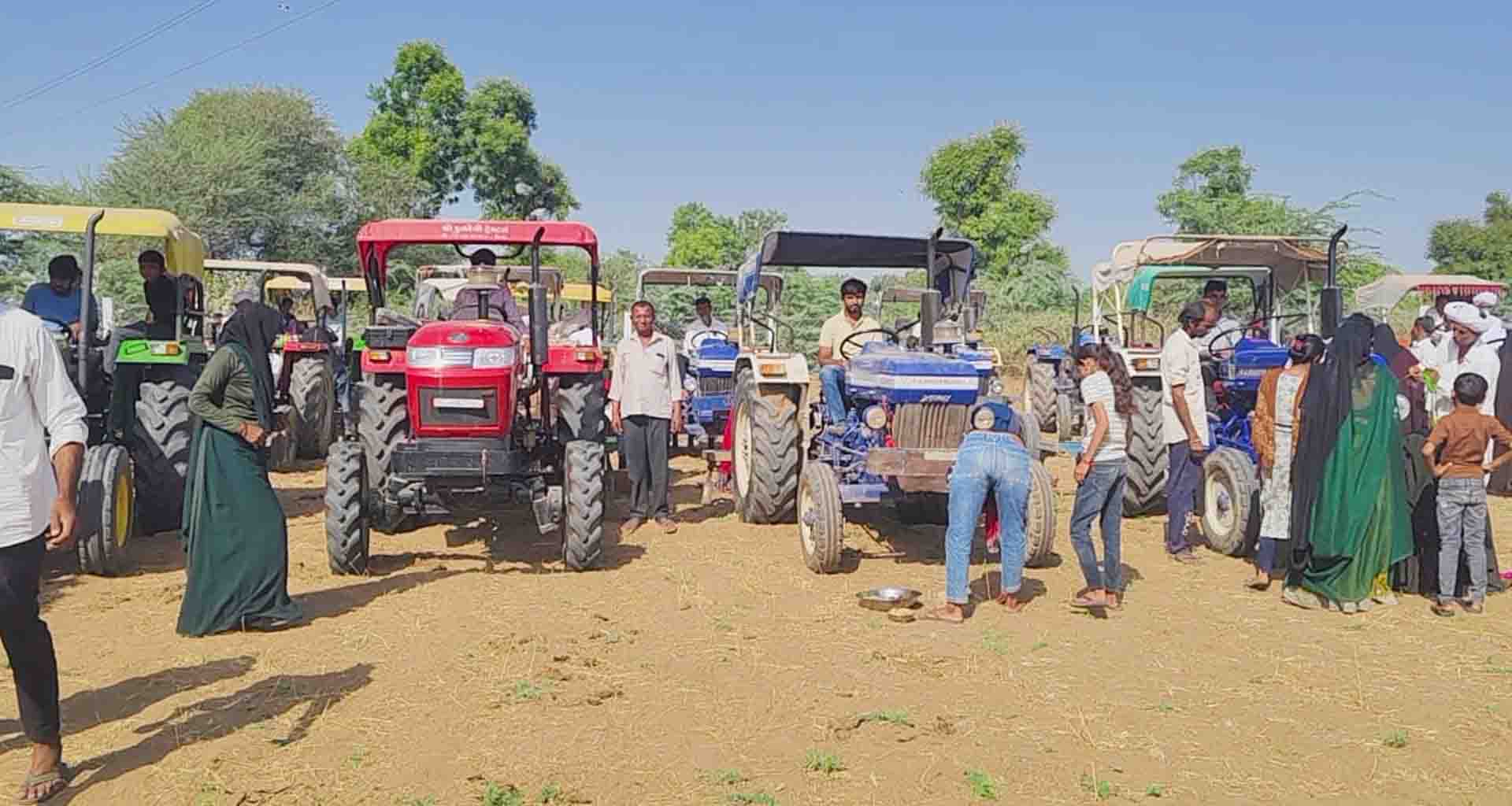 બનાસકાંઠા જિલ્લામાં અખાત્રીજ ના પર્વની પરંપરાગત રીતે ઉજવણી થઈ