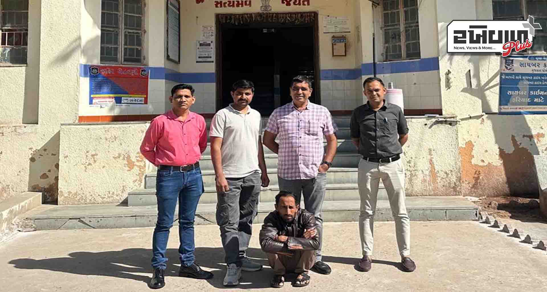 મહેસાણા પોલીસે ચોરીની સીએનજી રિક્ષા સાથે આરોપીને ઝડપી પાડયો