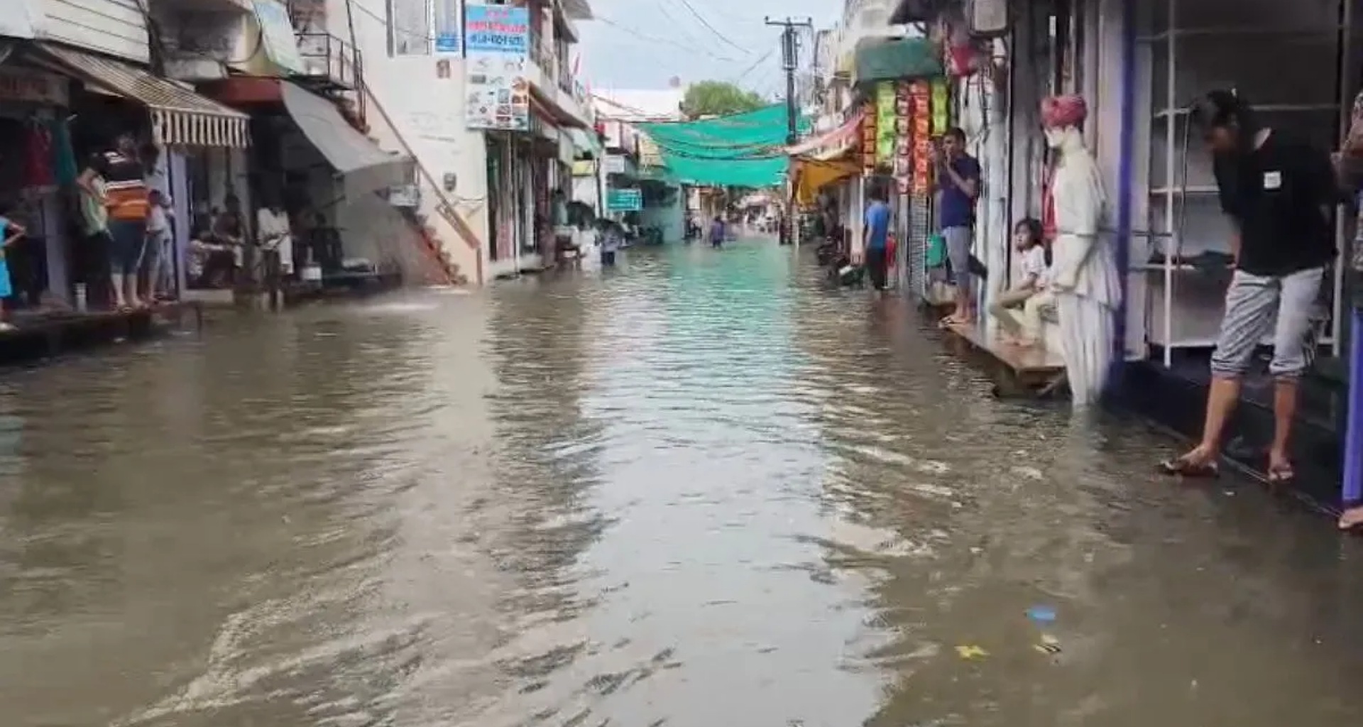 રાજસ્થાનના ઘણા જિલ્લાઓમાં 8 જુલાઈ સુધી ભારે વરસાદનું એલર્ટ, સીકરમાં દુકાનોમાં વરસાદી પાણી ઘૂસ્યા