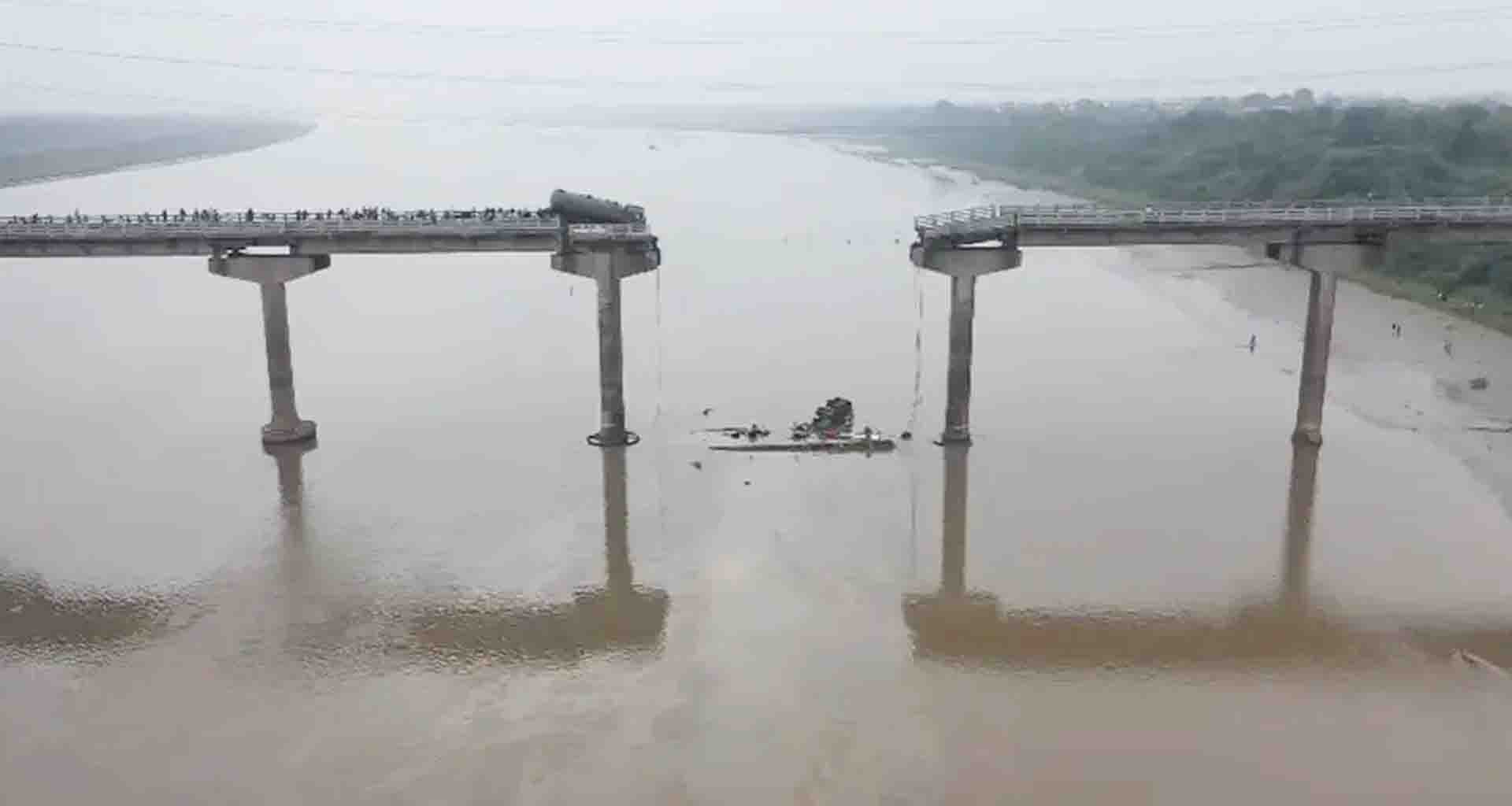 ગંભીરા પુલ ધરશાઈ; અત્યાર સુધીમાં નવ લોકોના મોત પીએમ મોદીએ ઘટના પર શોક વ્યક્ત કર્યો