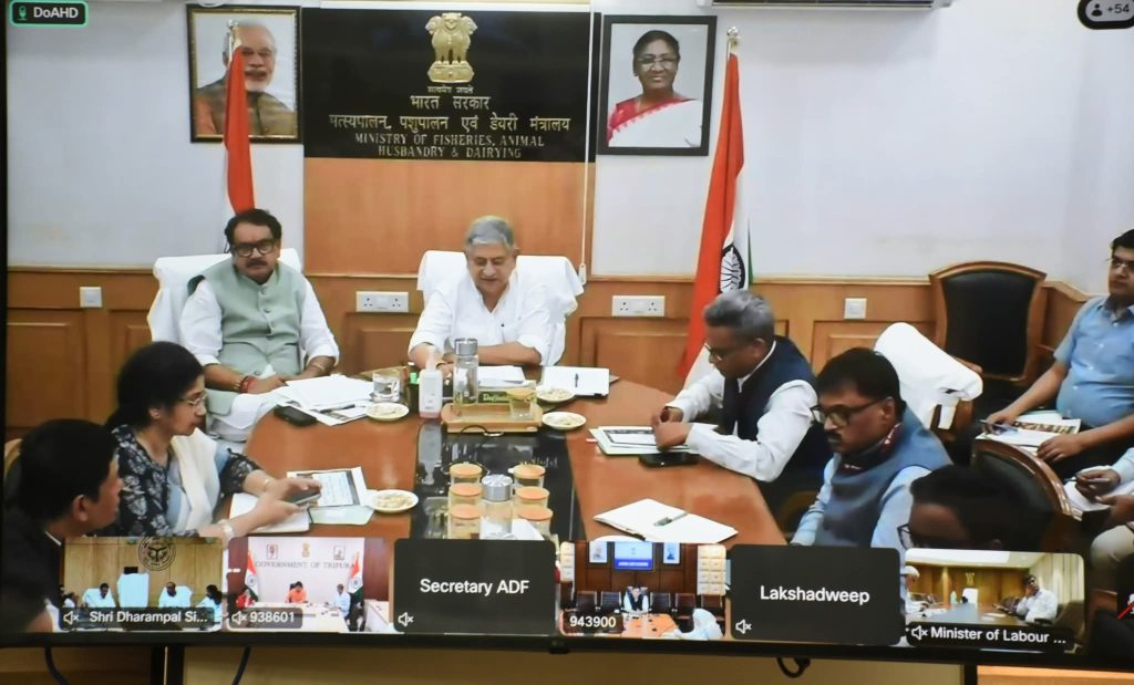 ગુજરાતના પશુપાલન મંત્રીશ્રી રાઘવજી પટેલે બેઠકમાં સહભાગી થઇ ભારત સરકાર સમક્ષ ગુજરાતના સૂચનો-મંતવ્યો રજૂ કર્યા