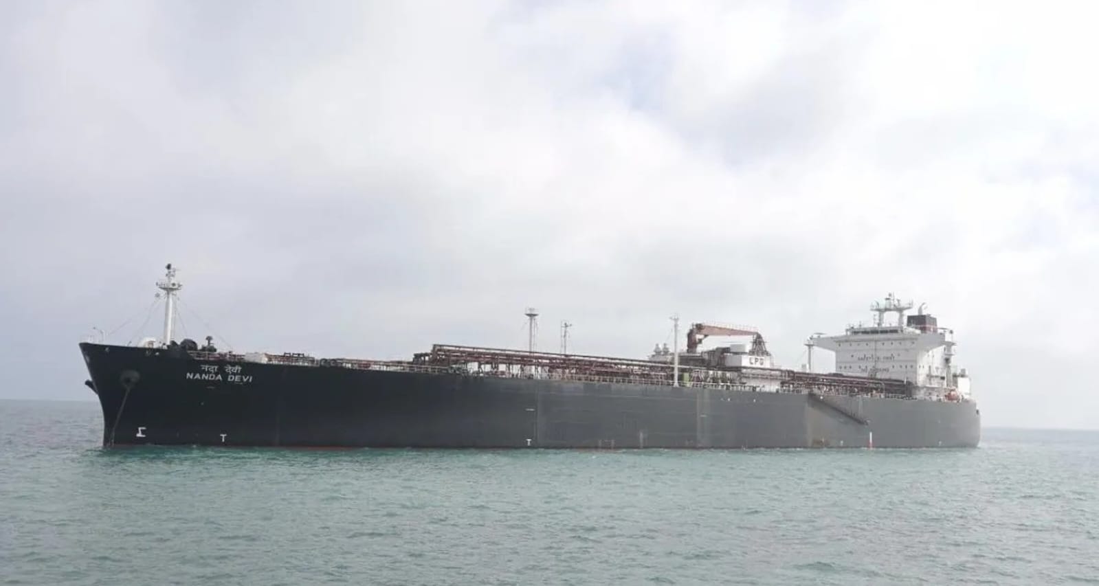 નંદા દેવી" 46500 મેટ્રિક ટન LPG લઈને ગુજરાતના વાડીનાર બંદરે પહોંચ્યું