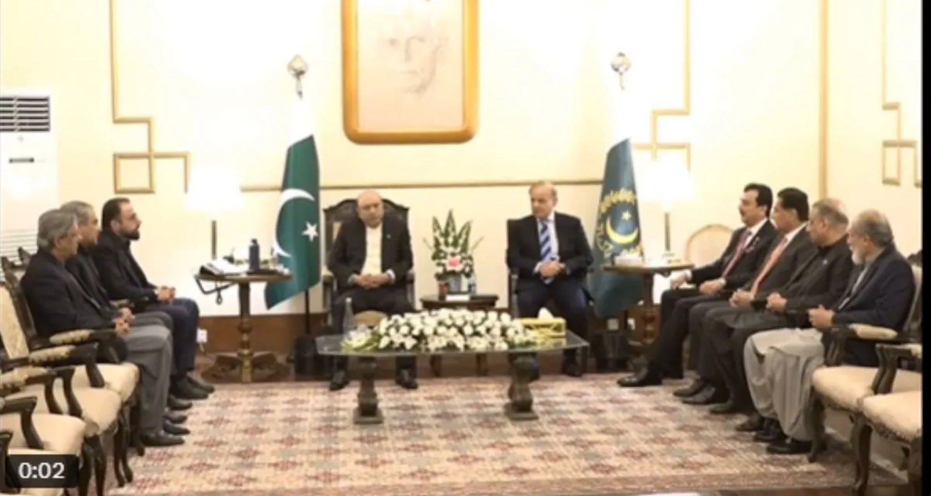 દિલ્હી વિસ્ફોટો બાદ, પીએમ મોદીએ બદલો લેવાની જાહેરાત કરતા, પાકિસ્તાનમાં ભયનો માહોલ; શાહબાઝે ઉચ્ચ સ્તરીય બેઠક યોજી