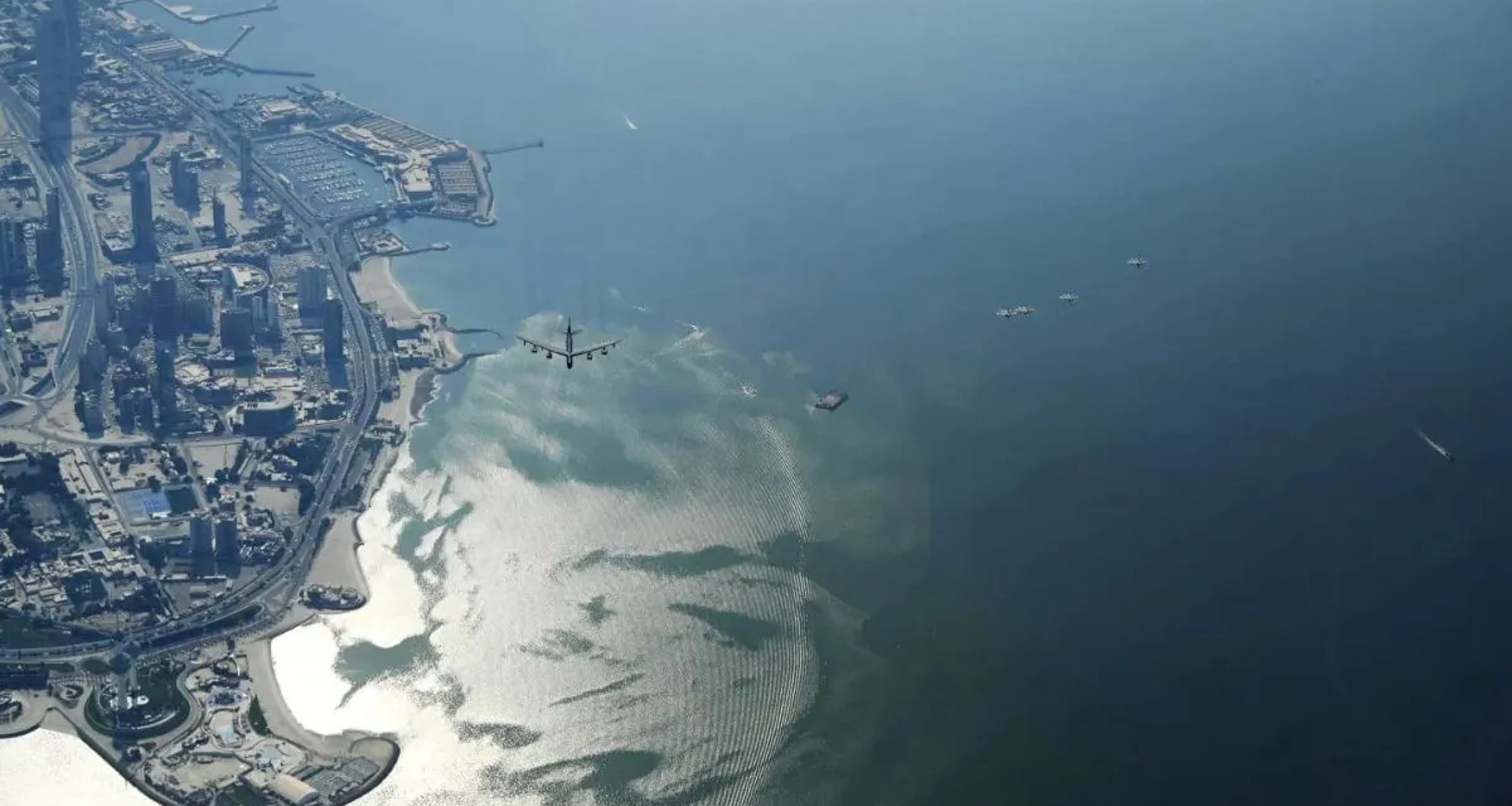 અમેરિકાનું B-52 બોમ્બર વિમાન સાથે અથડાવાનું હતું, એર ટ્રાફિક કંટ્રોલની મોટી બેદરકારીનો પર્દાફાશ