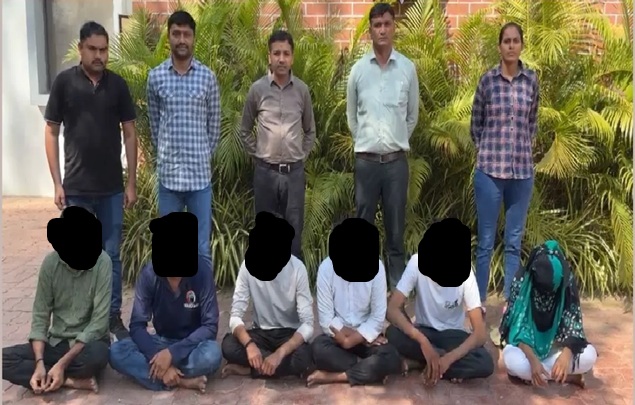 આણંદ જિલ્લાના પેટલાદ ખાતે મહિલાઓને આત્મનિર્ભર બનાવવાના નામે છેતરપીંડી