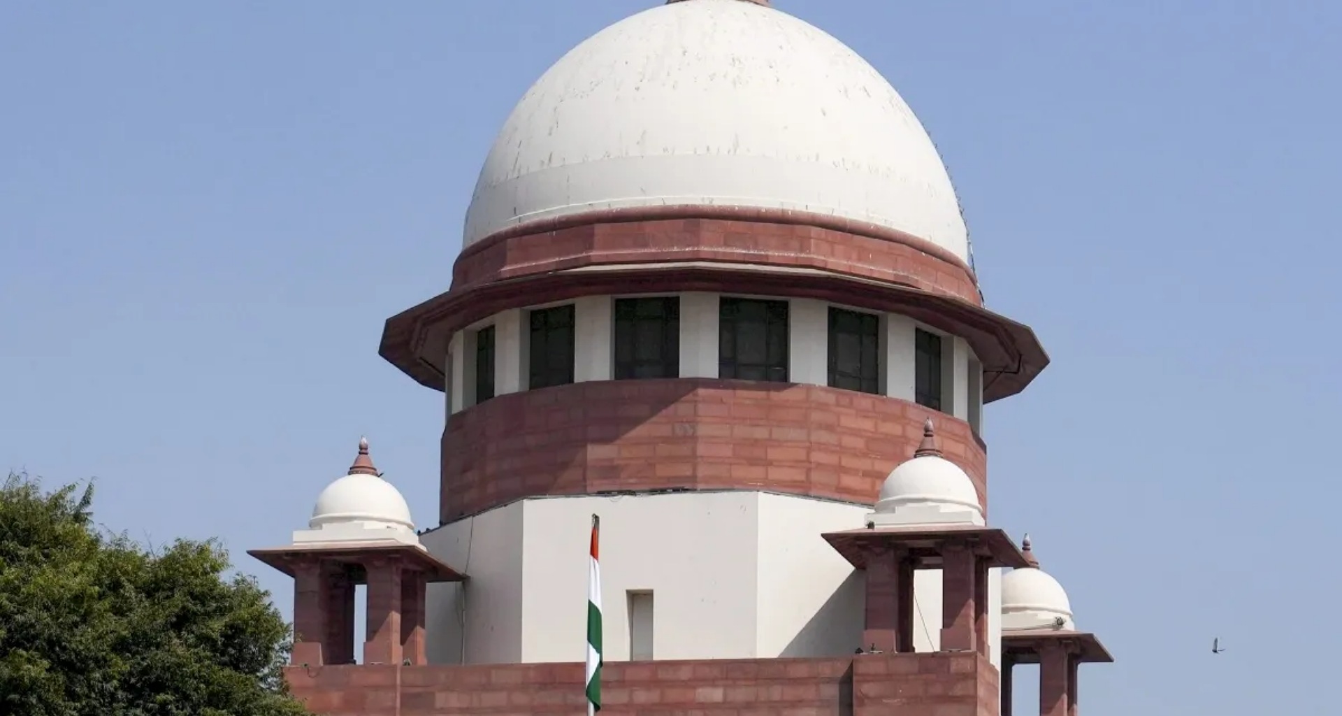 સુપ્રીમ કોર્ટે ખ્રિસ્તી સૈન્ય અધિકારીને ઠપકો આપતા કહ્યું કે સેનામાં આવા લોકો માટે કોઈ સ્થાન નથી