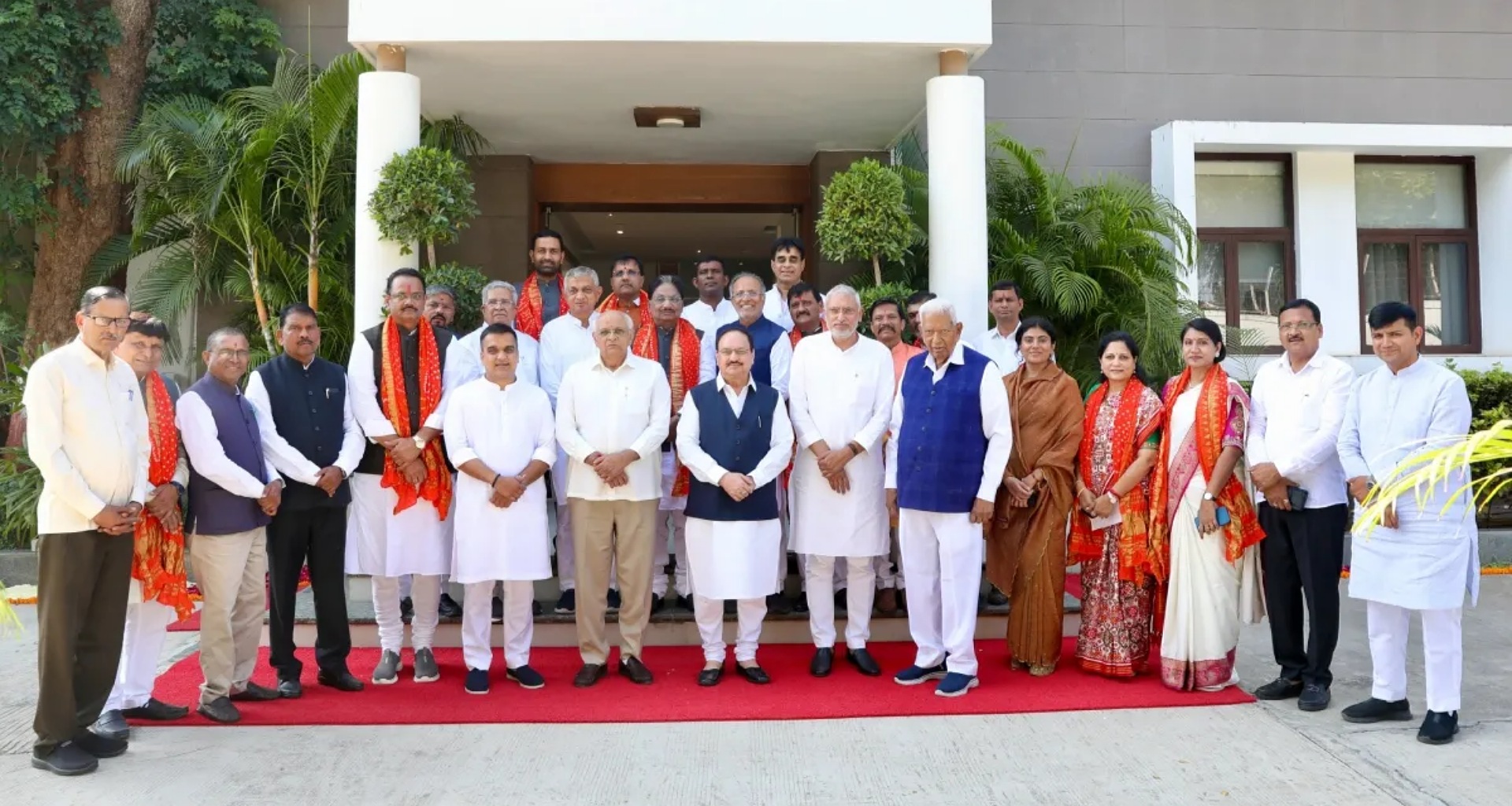 ગુજરાતમાં કયા નેતાને કયું મંત્રાલય મળ્યું? રીવાબા જાડેજા પણ મંત્રી બન્યા, સંપૂર્ણ યાદી જુઓ....