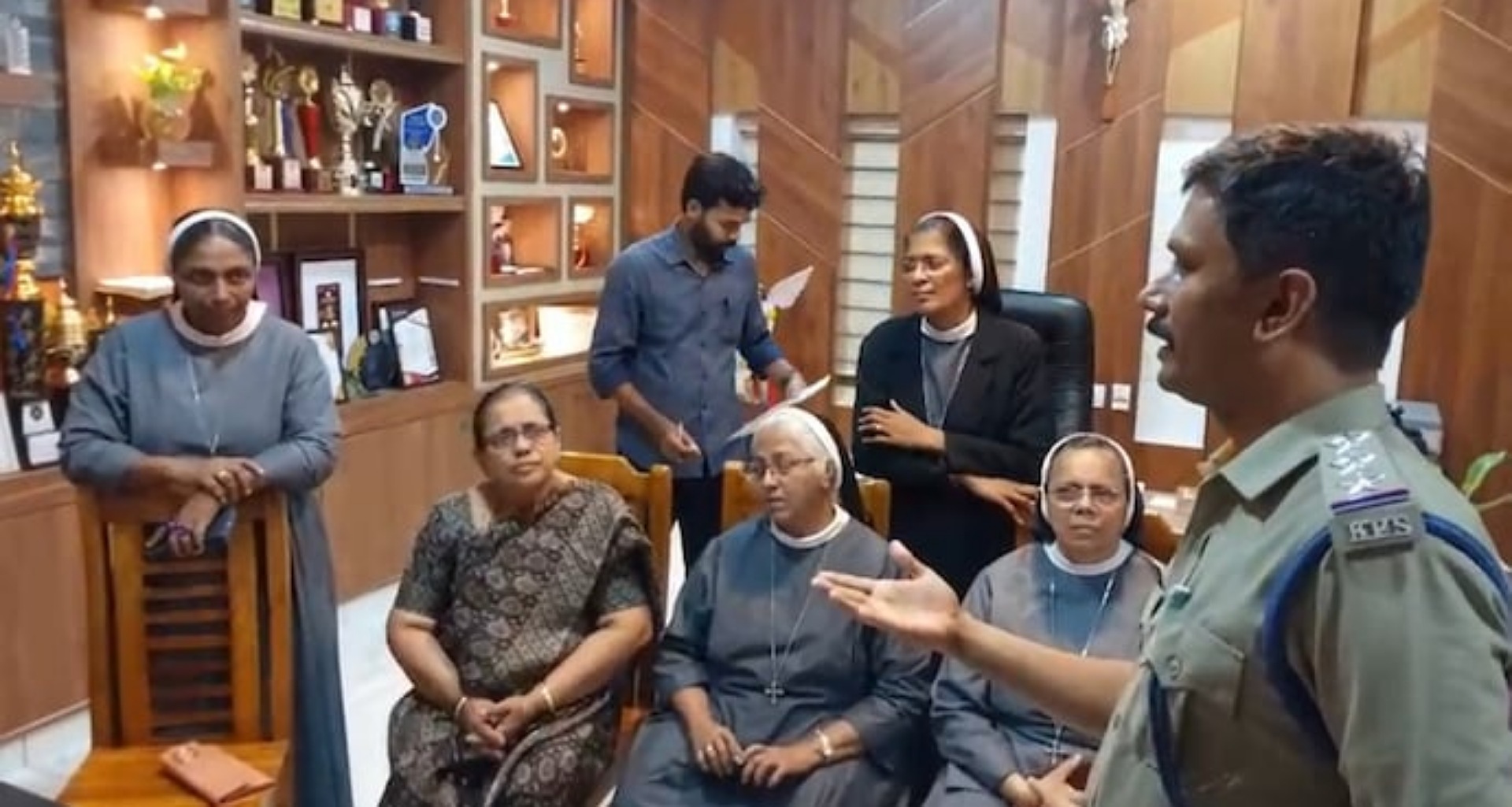 કેરળમાં ધોરણ 9 ના વિદ્યાર્થીનું આત્મહત્યા, પરિવારે શાળા પર ઉત્પીડનનો આરોપ લગાવ્યો