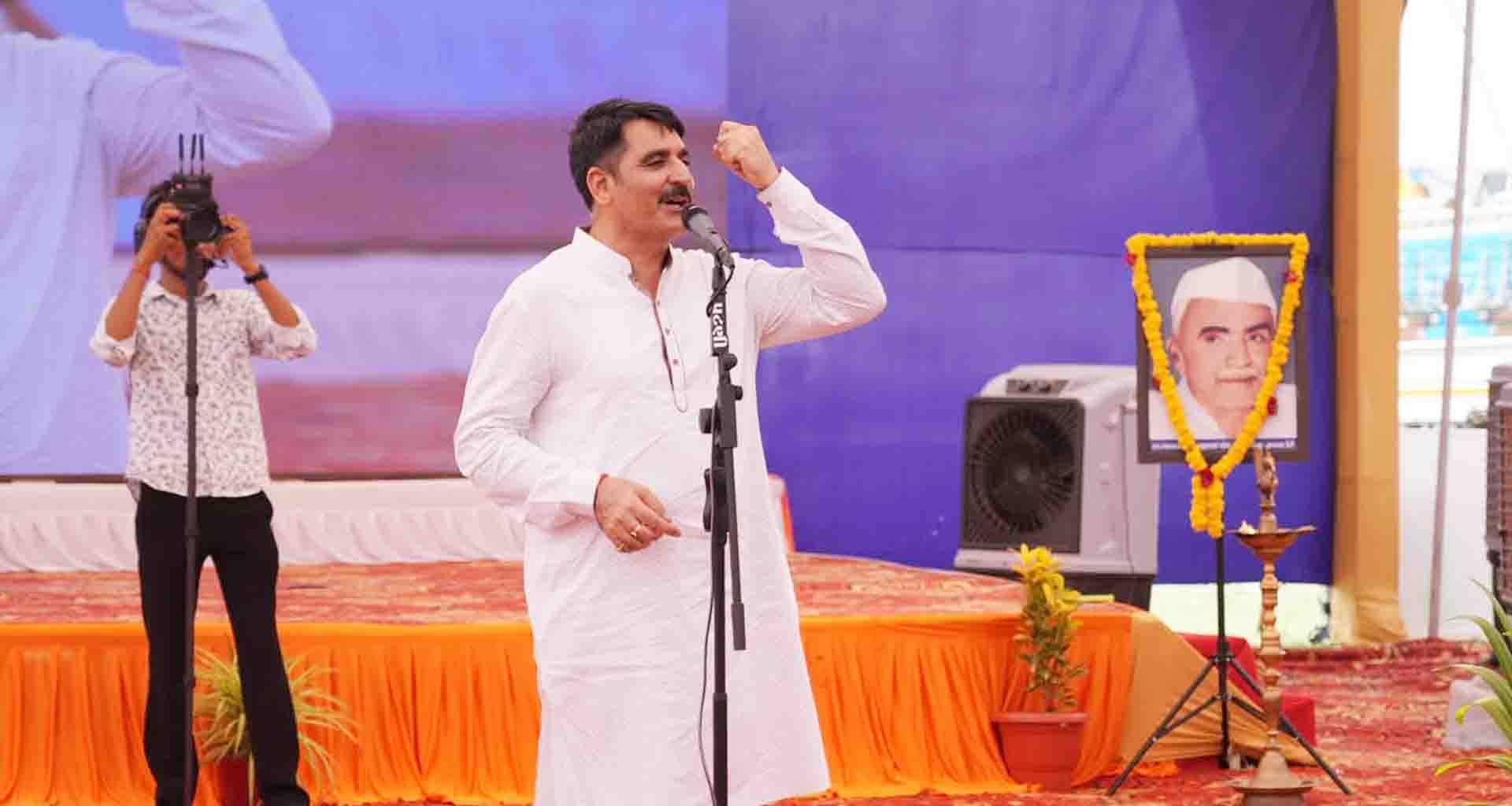 અગામી દશકમાં બ્રિડિંગ ક્ષેત્રે ક્રાંતિ લાવી, પશુપાલનમાં ગુજરાતને વૈશ્વિક ઓળખ આપશે; શંકરભાઈ ચૌધરી