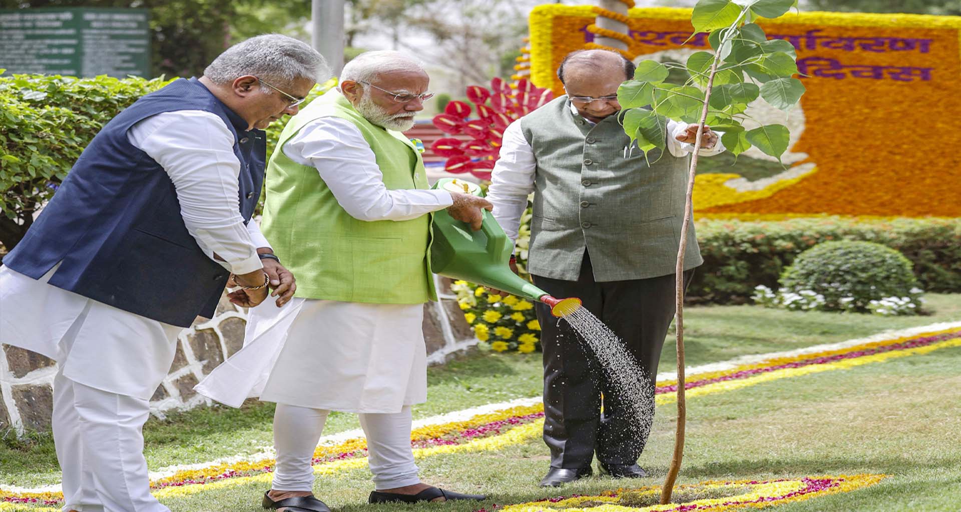 વડાપ્રધાન આવતીકાલે વિશ્વ પર્યાવરણ દિવસે ‘એક વૃક્ષ માતાના નામે – ૨૦૨૫’ અભિયાનનો પ્રારંભ કરાવશે