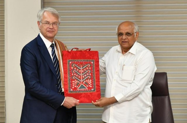 મુખ્યમંત્રી શ્રી ભૂપેન્દ્ર પટેલની શુભેચ્છા મુલાકાત લેતા ફિનલેન્ડના રાજદૂત શ્રી કિમ્મો લાહદેવીર્તા