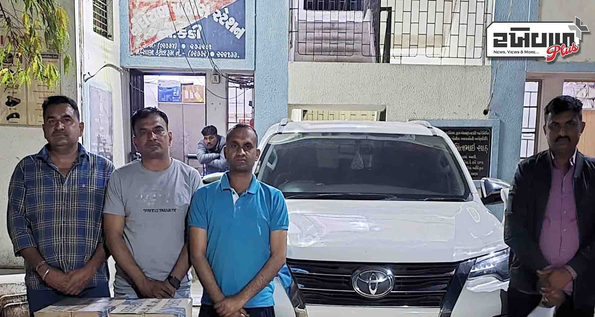 બિનવારસી ગાડી માંથી 2.56 લાખની કિંમતનો વિદેશી દારૂનો જથ્થો મળી આવ્યો