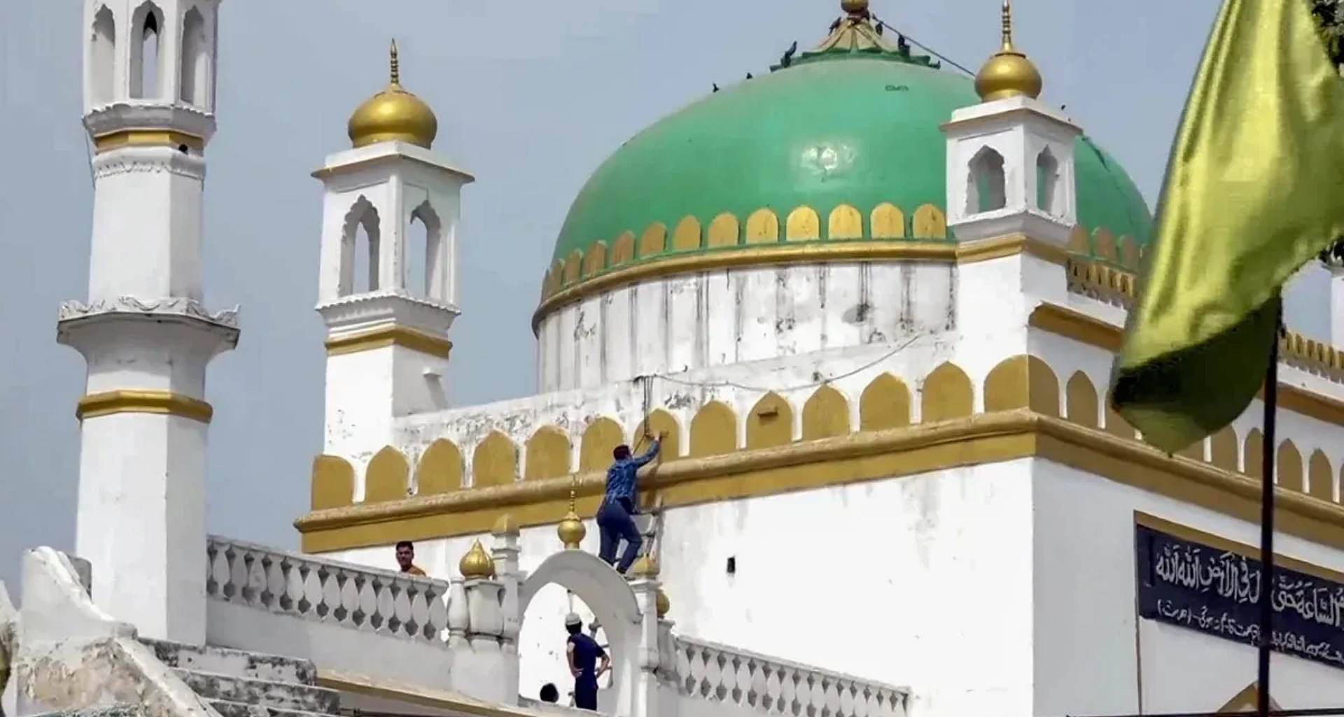 સંભલ જામા મસ્જિદ સર્વે: હાઈકોર્ટનો નિર્ણય મોટો આંચકો, હવે મુસ્લિમ પક્ષ સુપ્રીમ કોર્ટ જશે